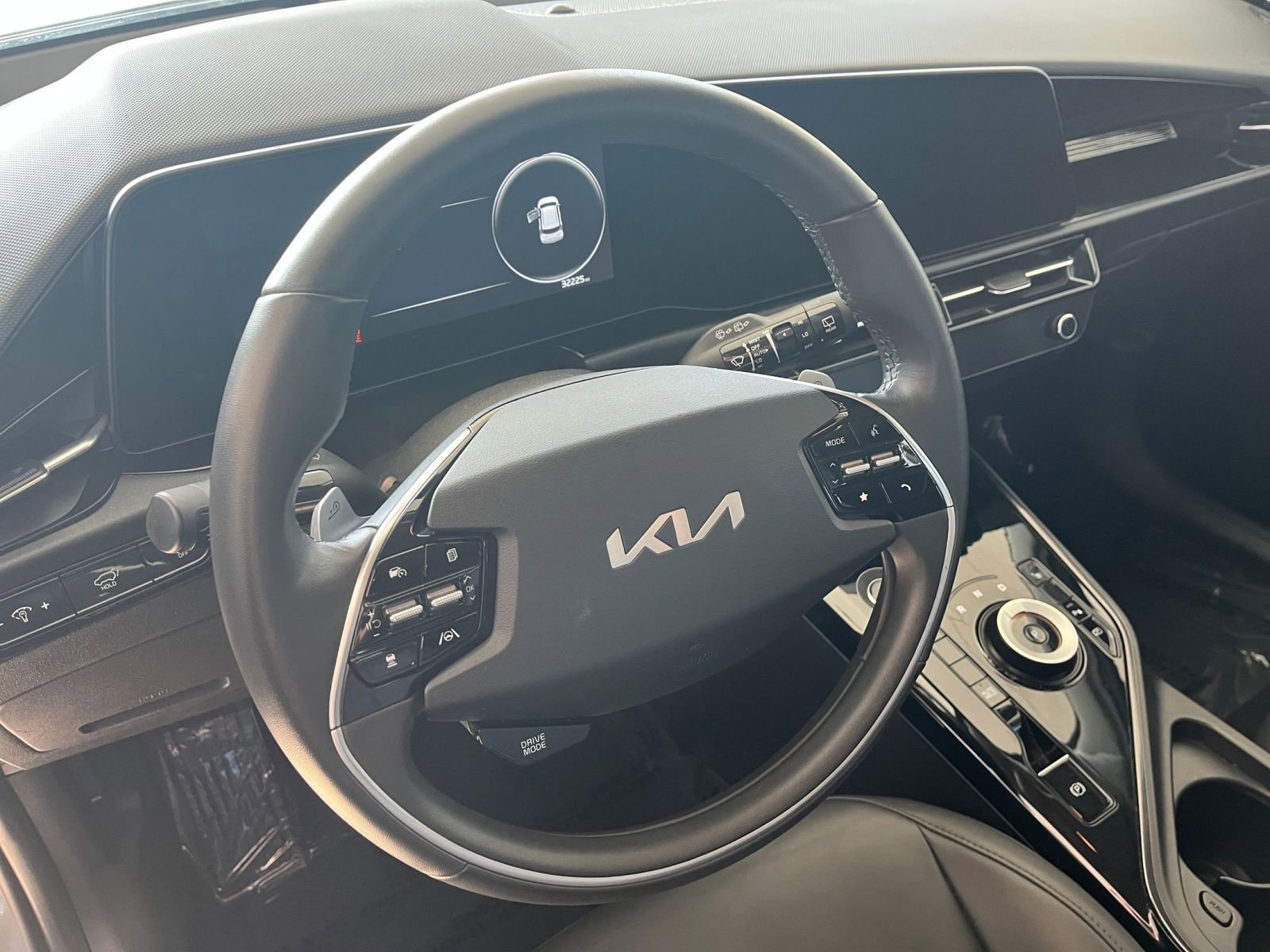 Thumbnail: 2023 Kia Niro - 27