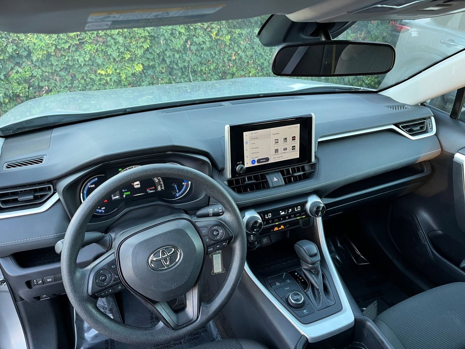 Thumbnail: 2025 Toyota RAV4 - 33