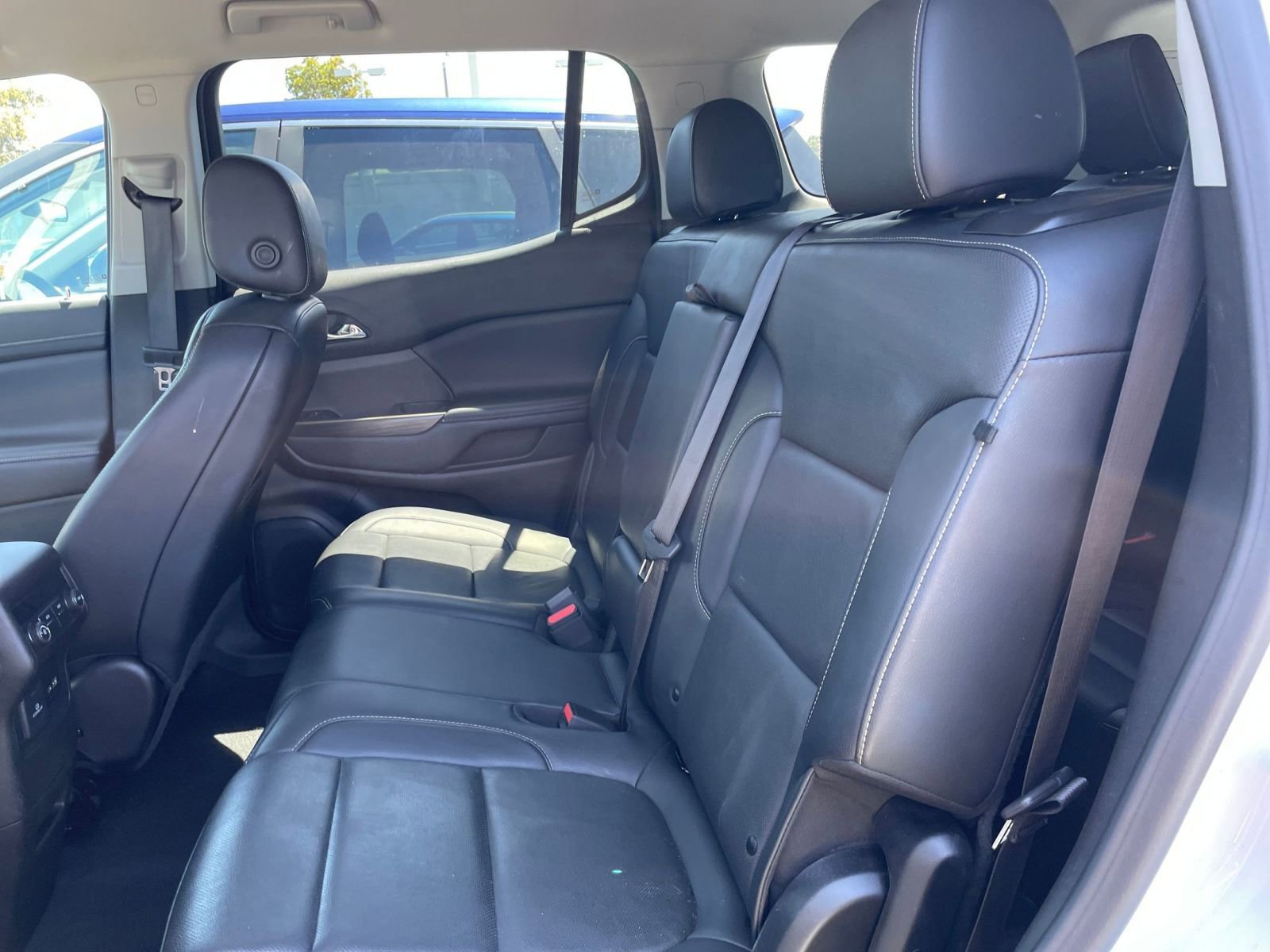 2023 GMC Acadia SLT 21