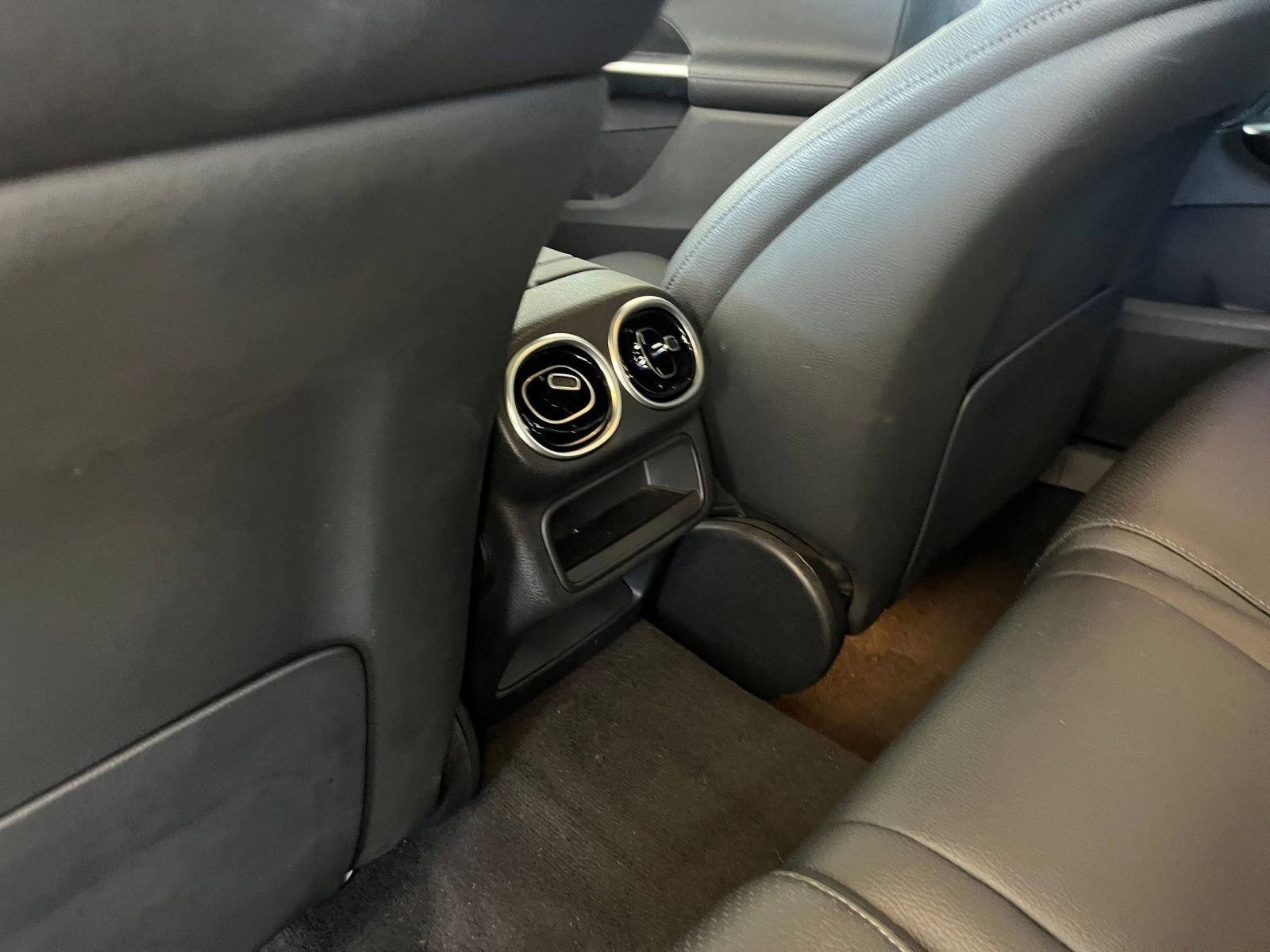 Thumbnail: 2024 Mercedes-Benz GLC - 24