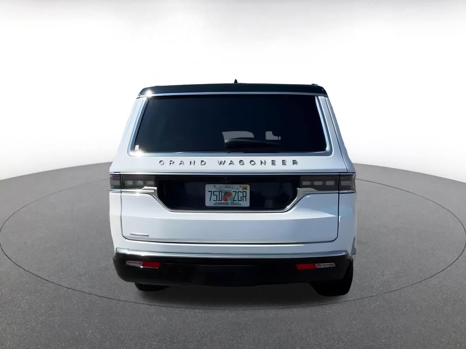 Thumbnail: 2023 Jeep Grand Wagoneer - 9