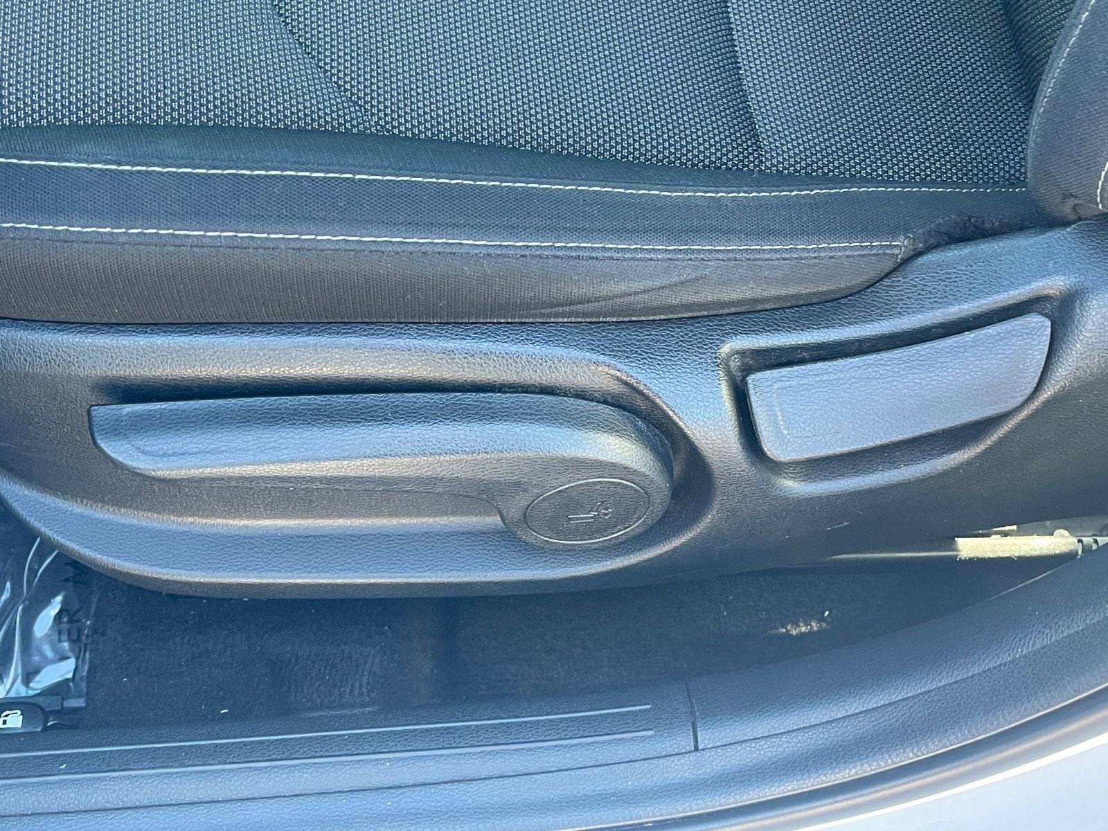 Thumbnail: 2023 Kia Forte - 23