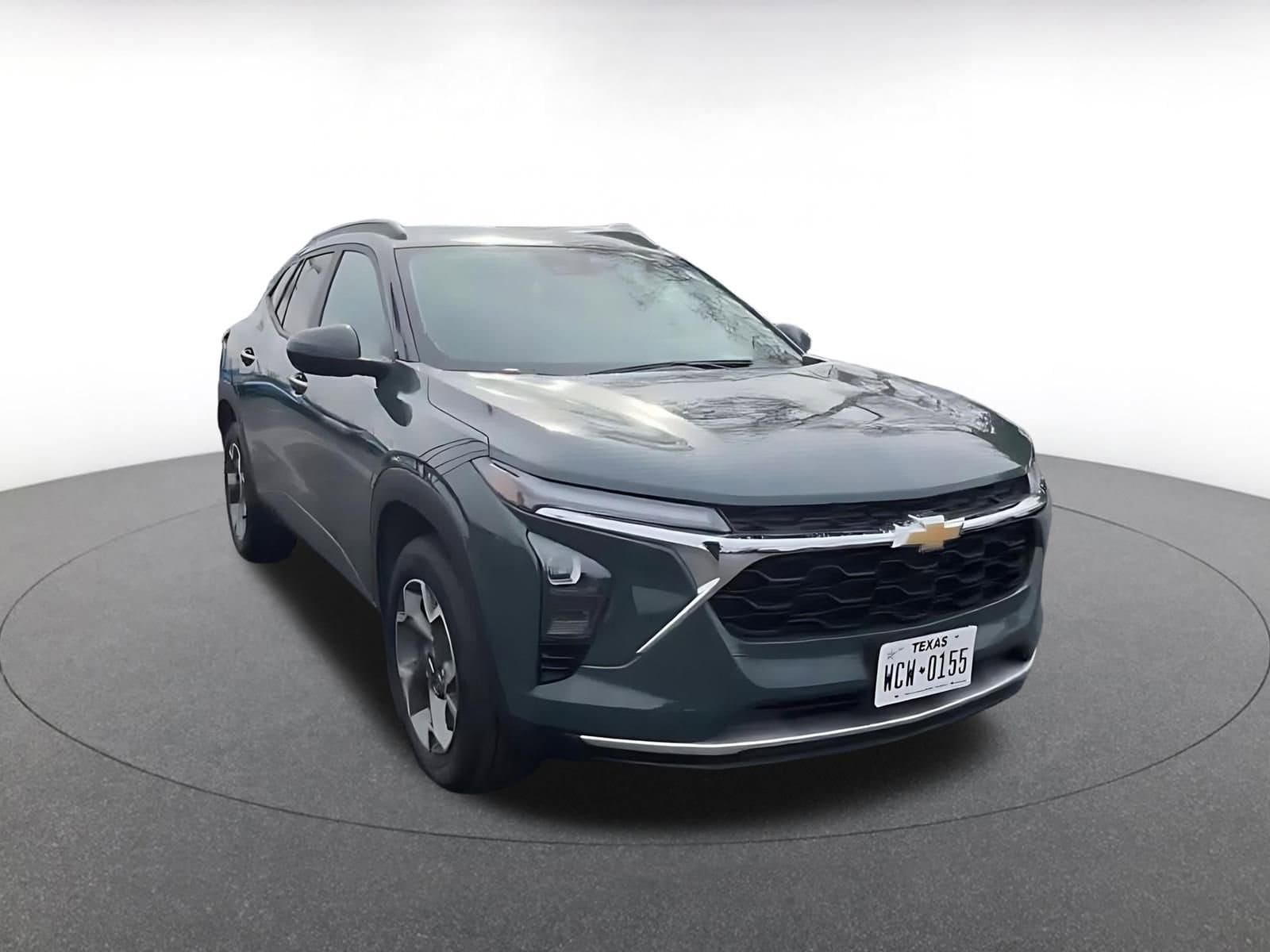 Thumbnail: 2025 Chevrolet Trax - 3