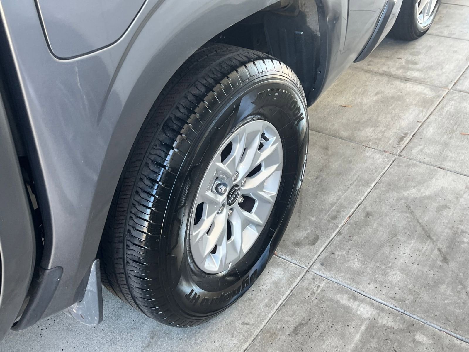 Thumbnail: 2024 Nissan Frontier - 30