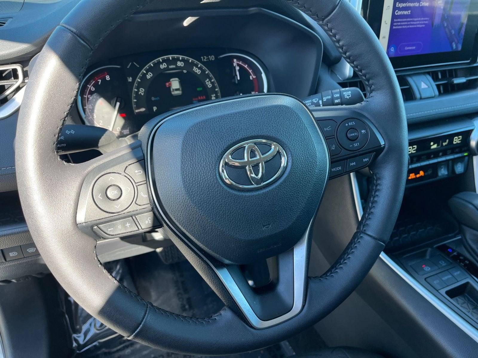 Thumbnail: 2025 Toyota RAV4 - 28