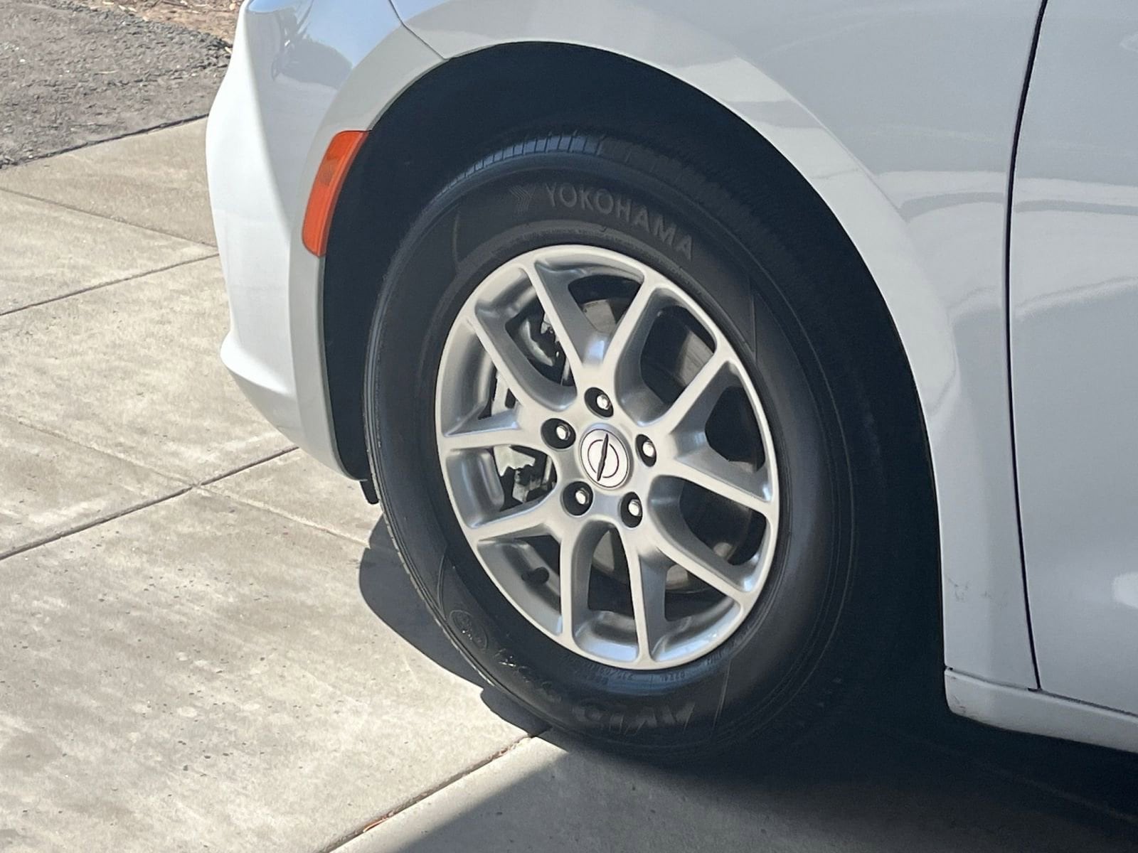 2024 Chrysler Pacifica Touring L 25