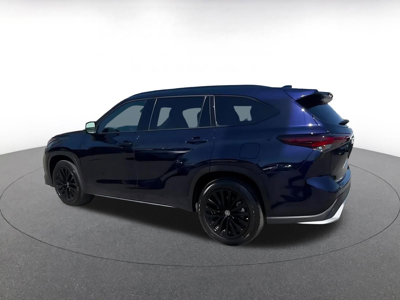 Thumbnail: 2025 Toyota Highlander - 10
