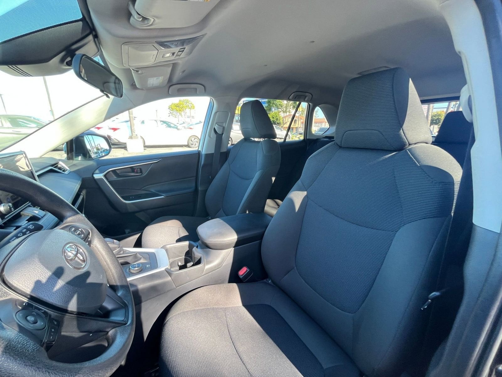 Thumbnail: 2025 Toyota RAV4 - 27