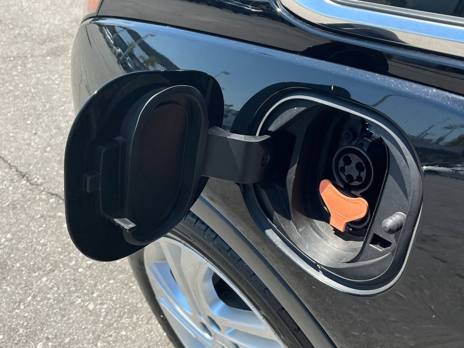 Thumbnail: 2023 Chevrolet Bolt EV - 19