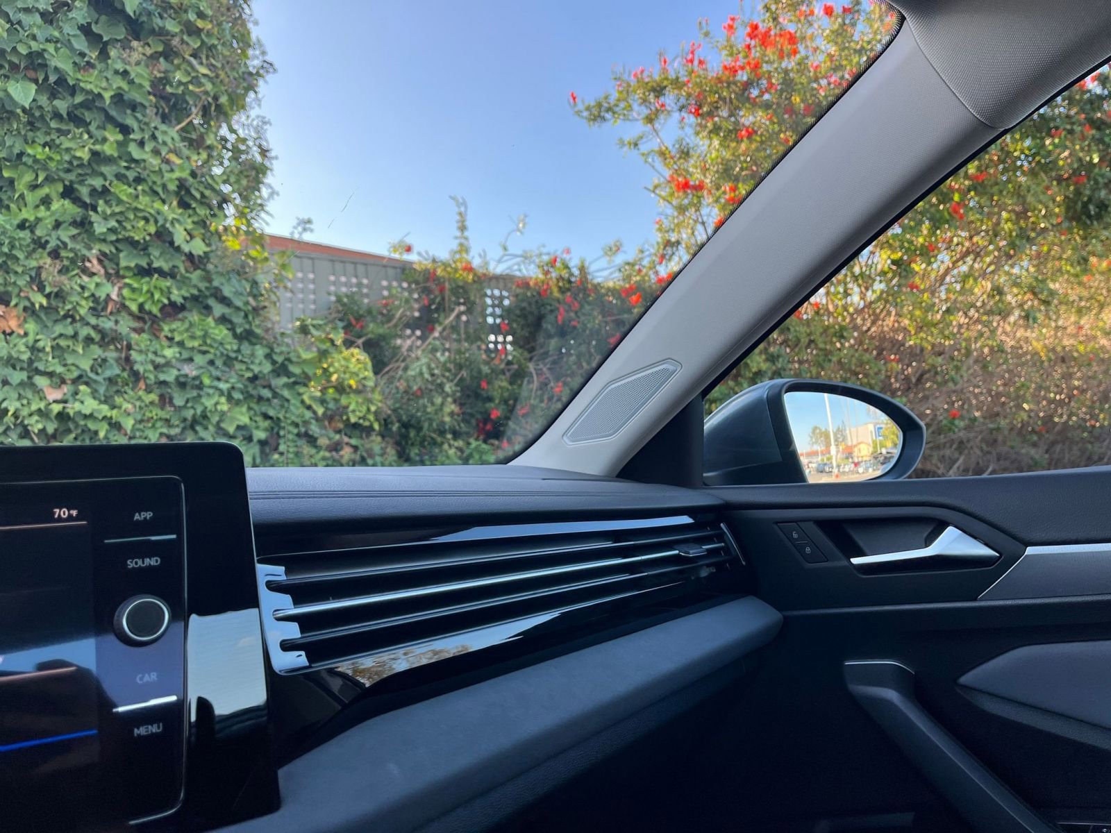 Thumbnail: 2025 Volkswagen Jetta - 35