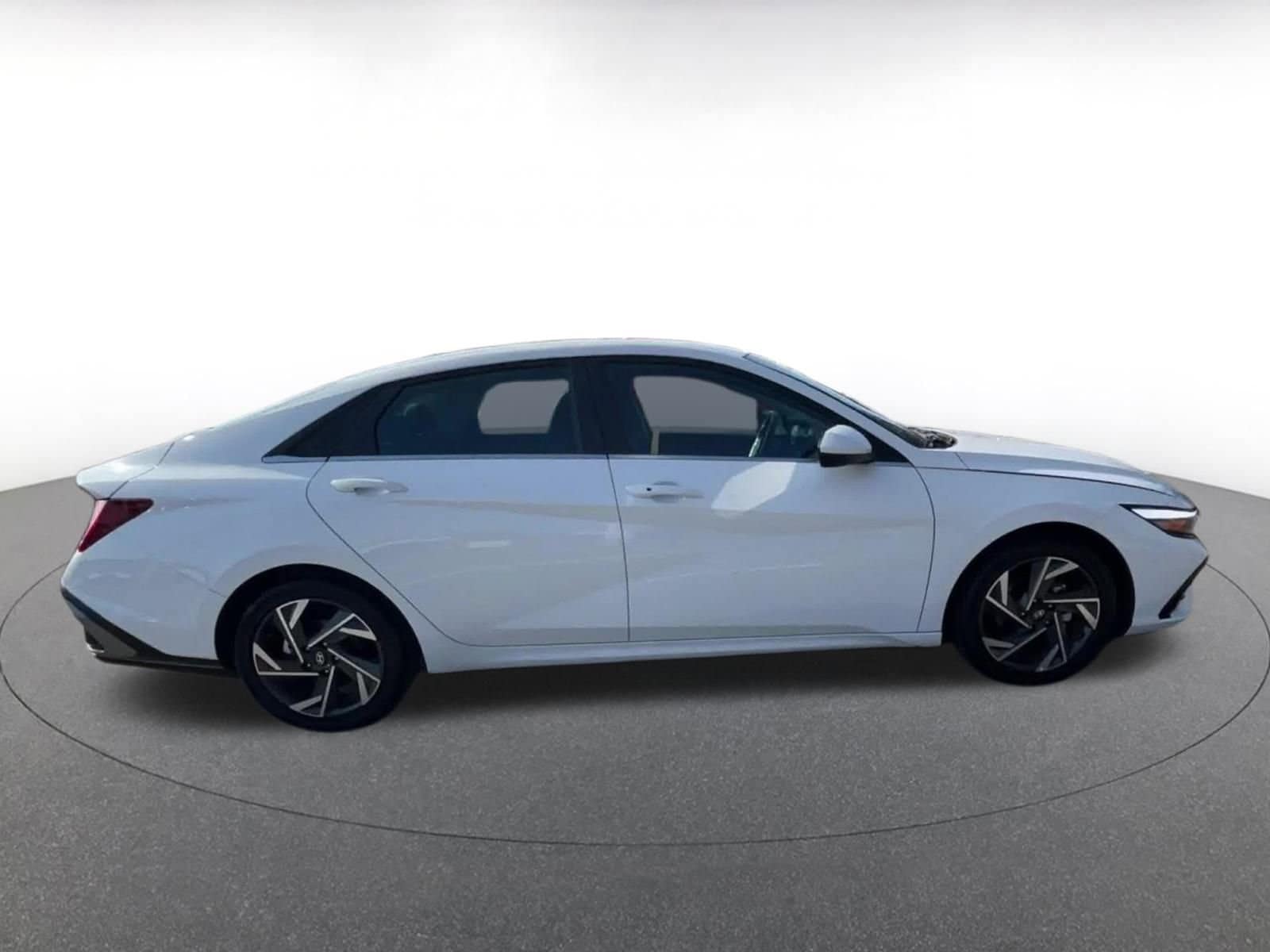 Thumbnail: 2025 Hyundai Elantra - 16