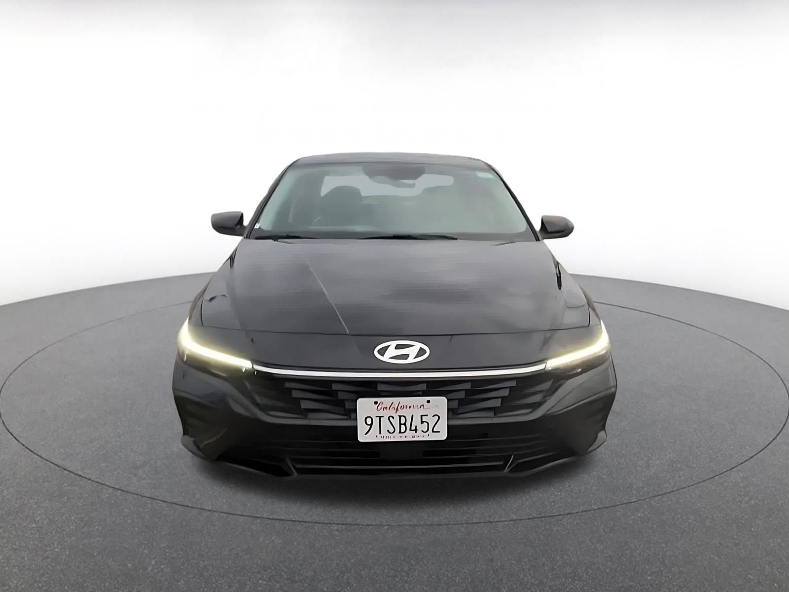 Thumbnail: 2025 Hyundai Elantra - 4