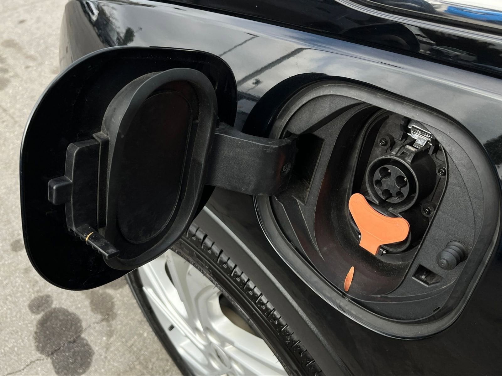 Thumbnail: 2023 Chevrolet Bolt EV - 19