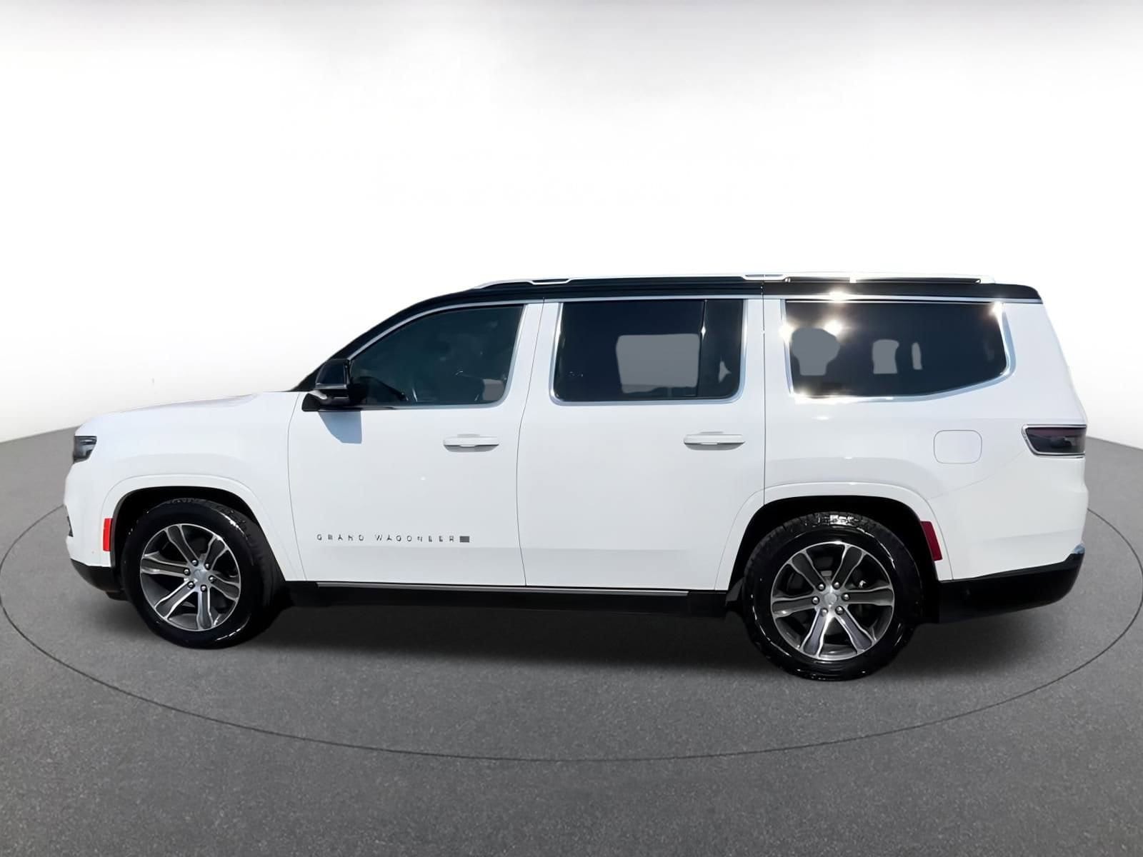 Thumbnail: 2023 Jeep Grand Wagoneer - 7