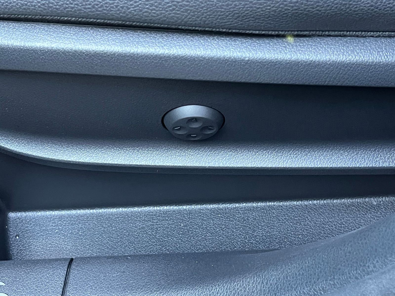 Thumbnail: 2025 Mercedes-Benz GLA - 23