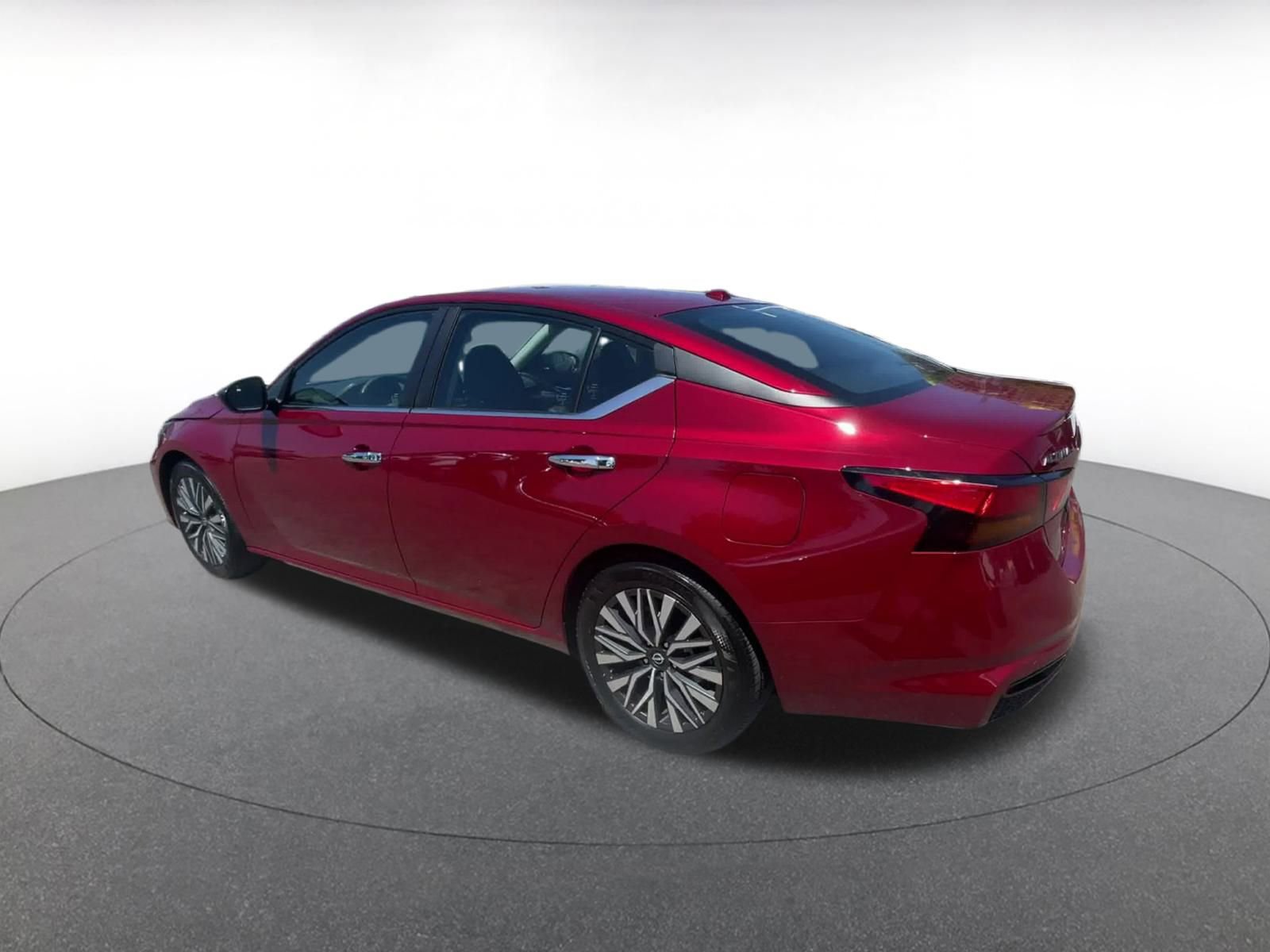 Thumbnail: 2024 Nissan Altima - 10