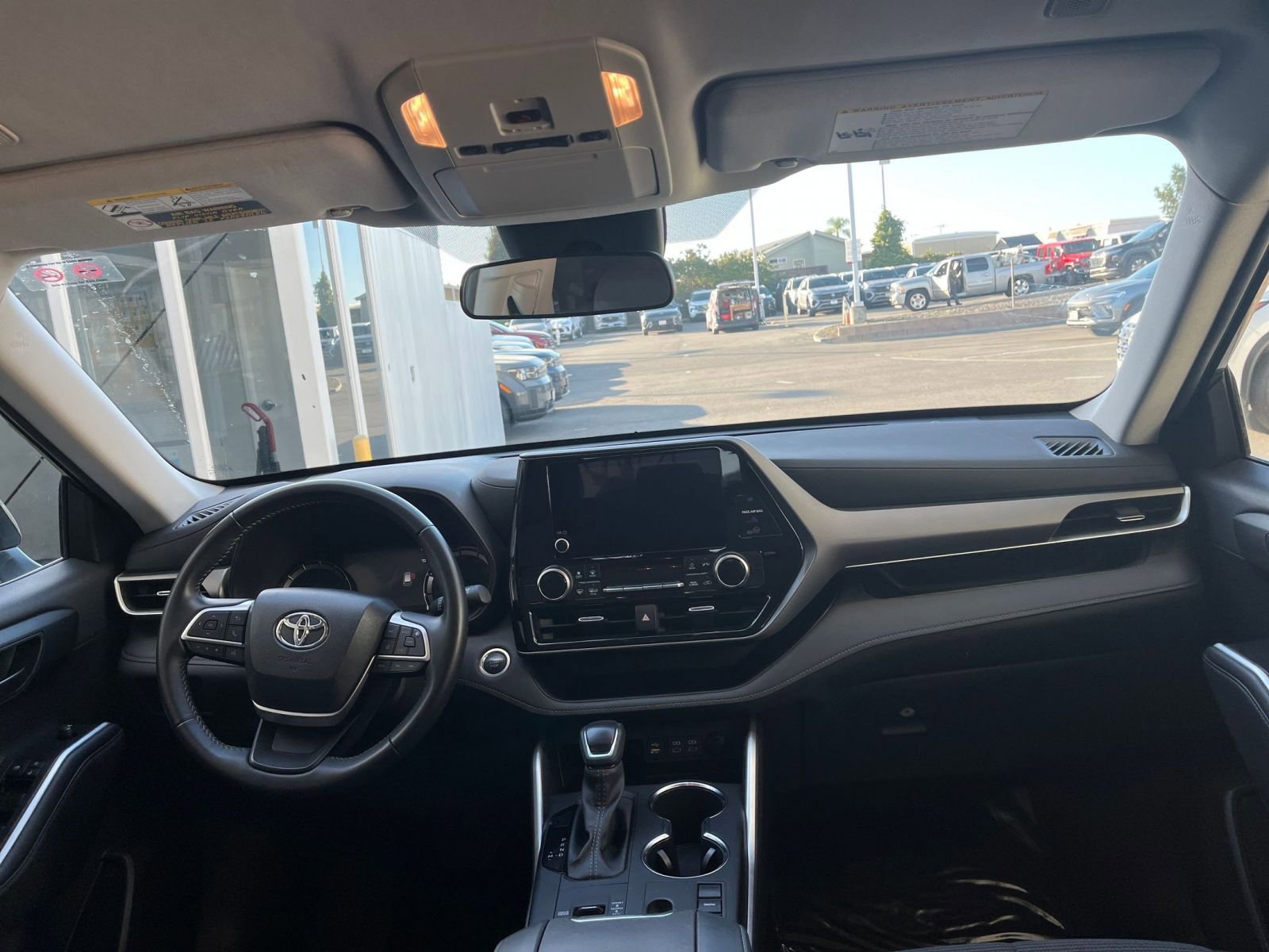 Thumbnail: 2025 Toyota Highlander - 35