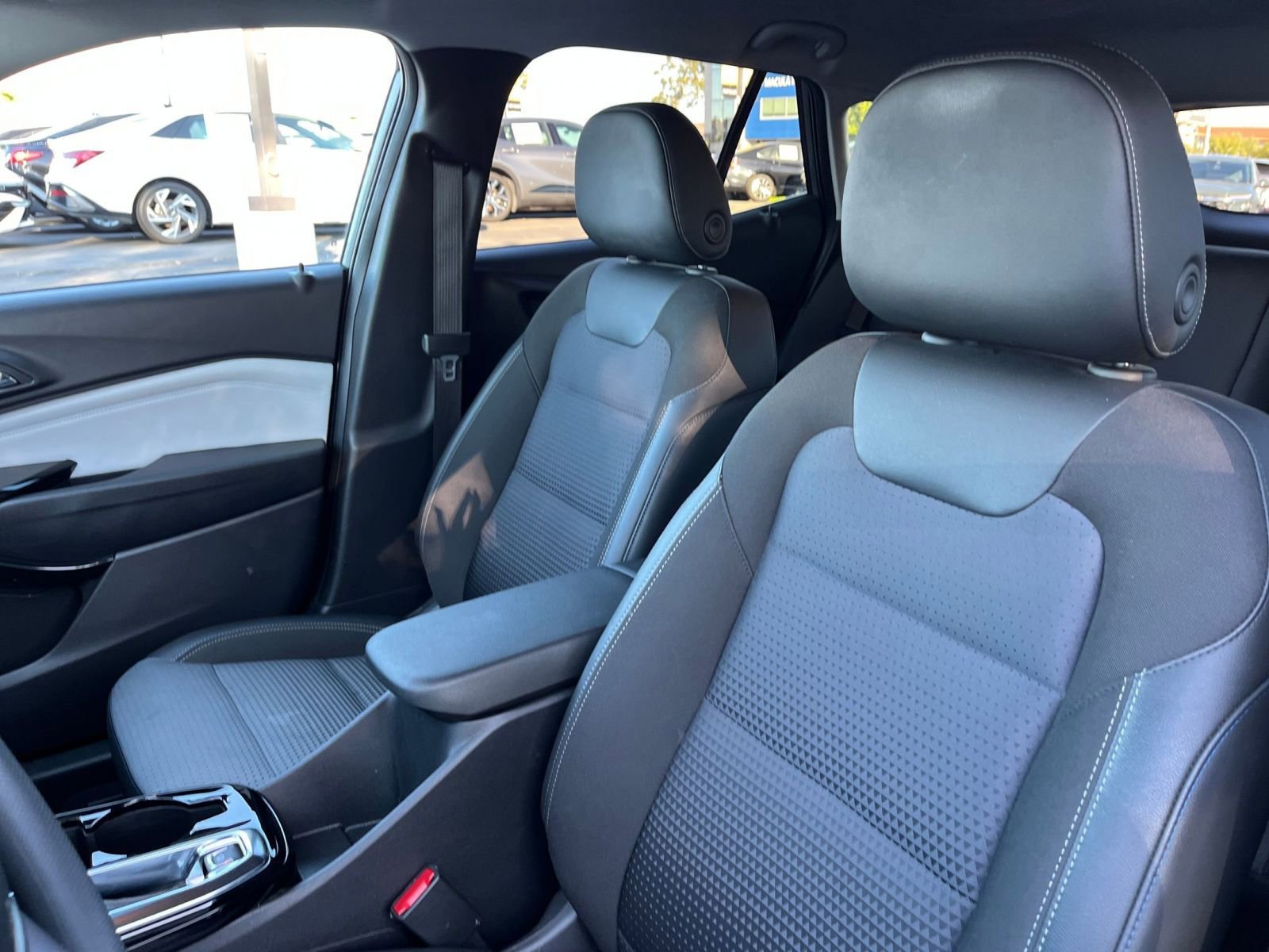 Thumbnail: 2025 Chevrolet Trax - 27