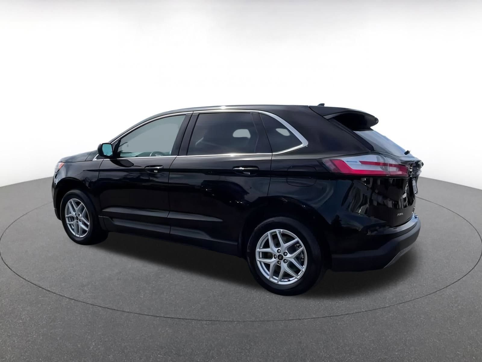 Thumbnail: 2023 Ford Edge - 8
