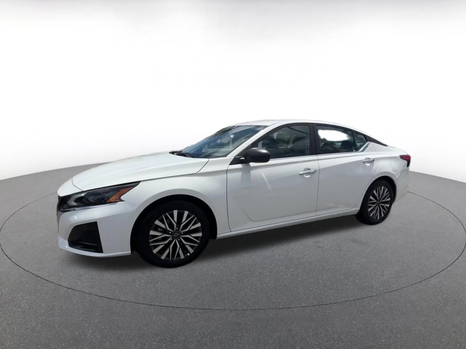 Thumbnail: 2025 Nissan Altima - 8
