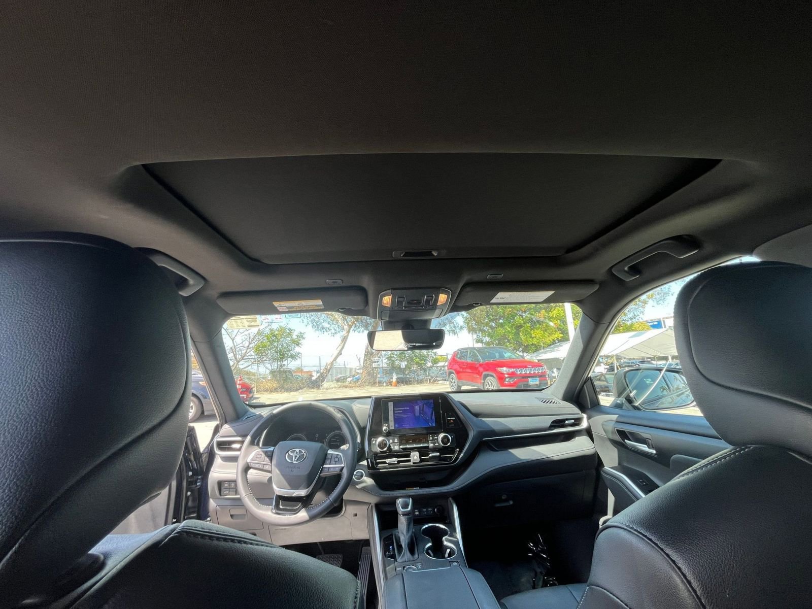 Thumbnail: 2025 Toyota Highlander - 30