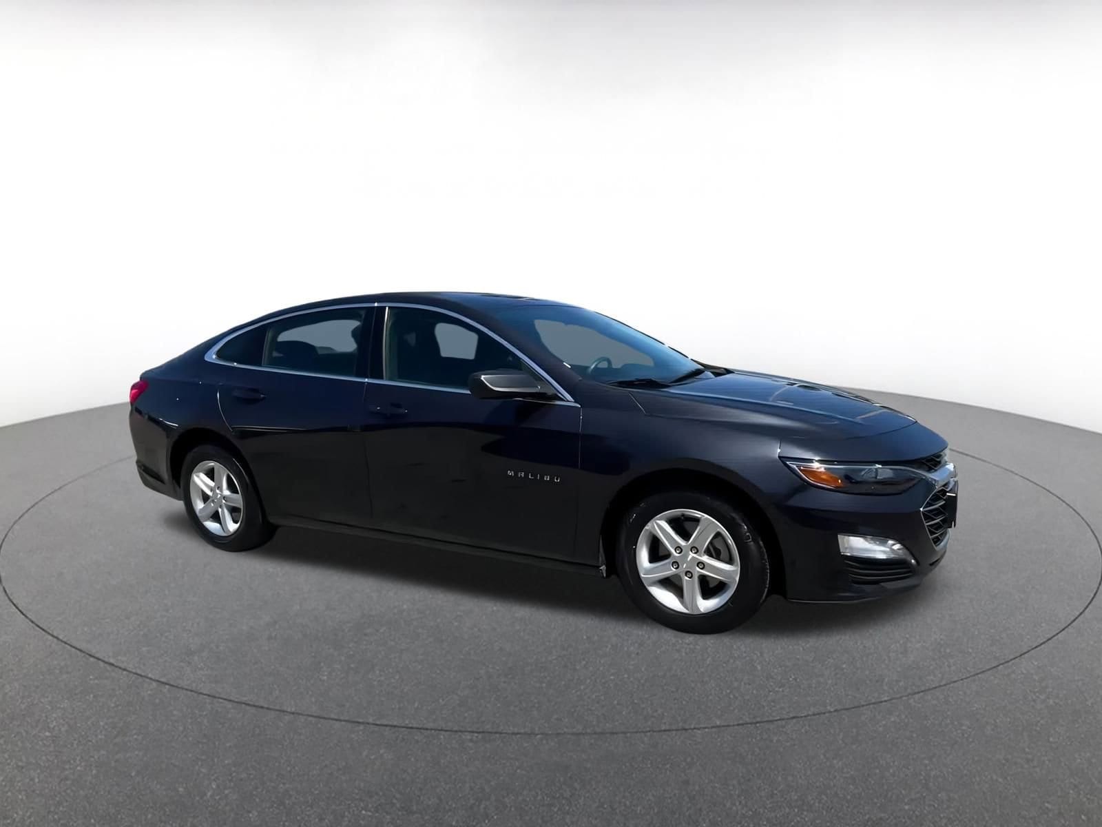Thumbnail: 2023 Chevrolet Malibu - 2