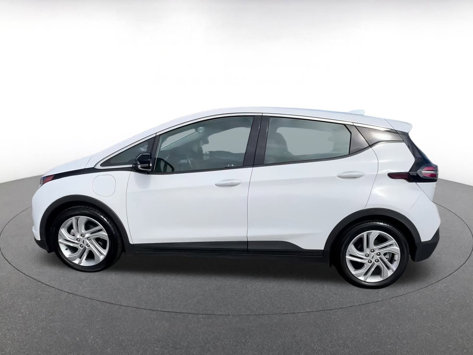 Thumbnail: 2023 Chevrolet Bolt EV - 9