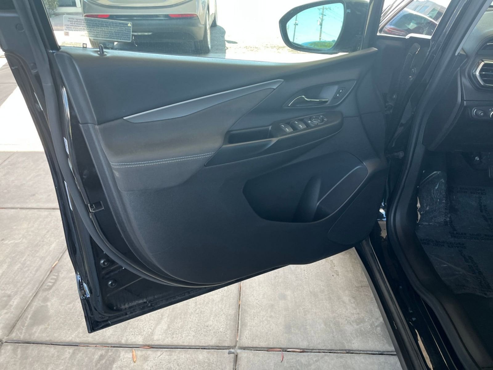 Thumbnail: 2023 Chevrolet Bolt EV - 20