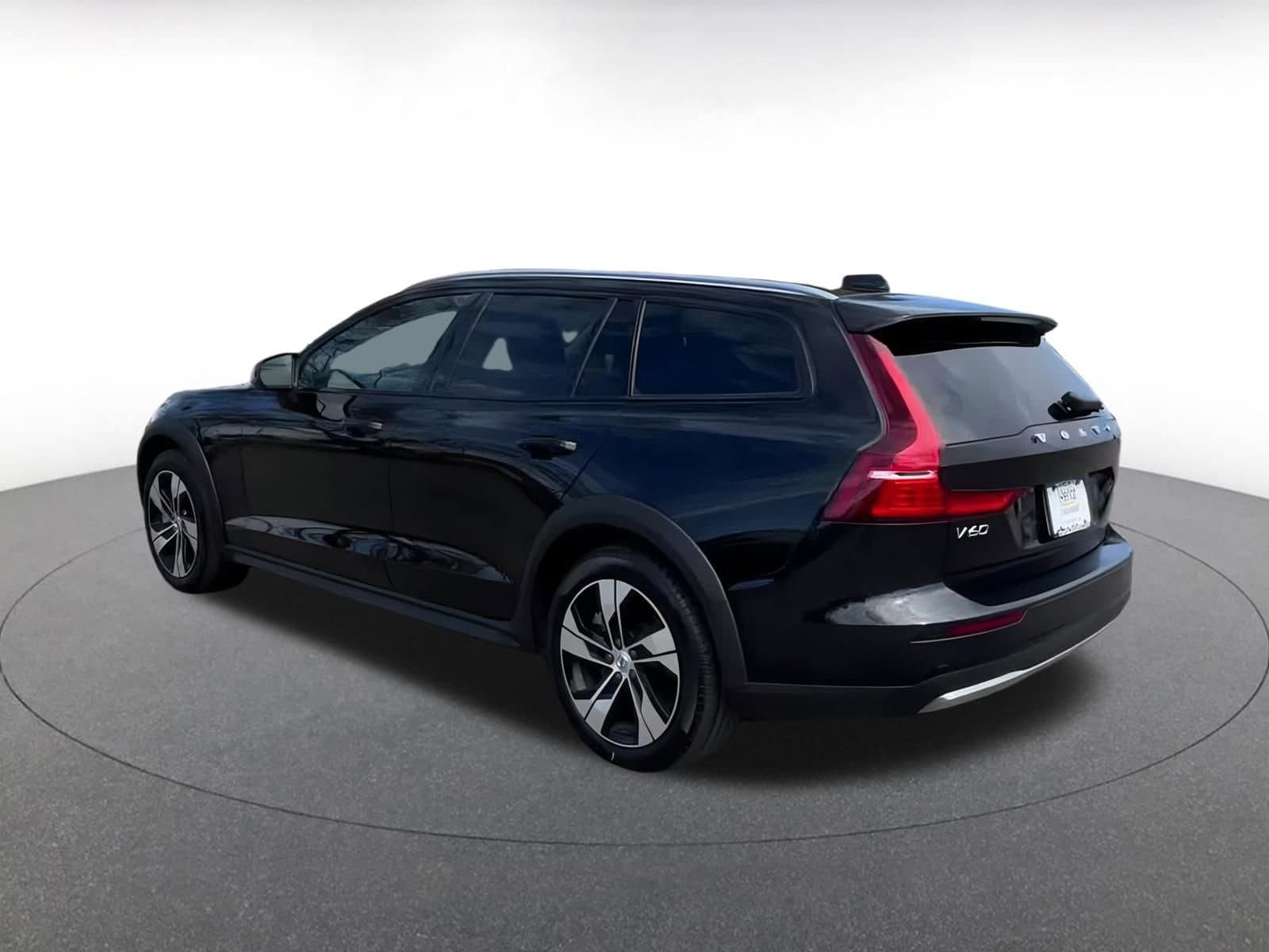 Thumbnail: 2025 Volvo S60 - 10