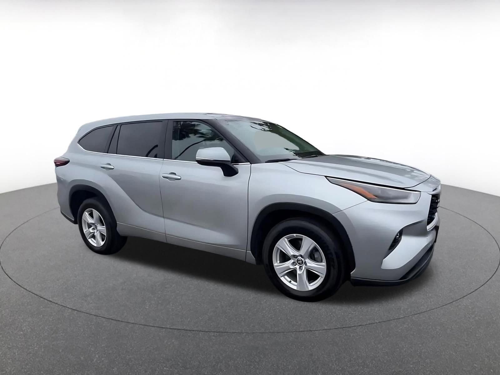 Thumbnail: 2025 Toyota Highlander - 2