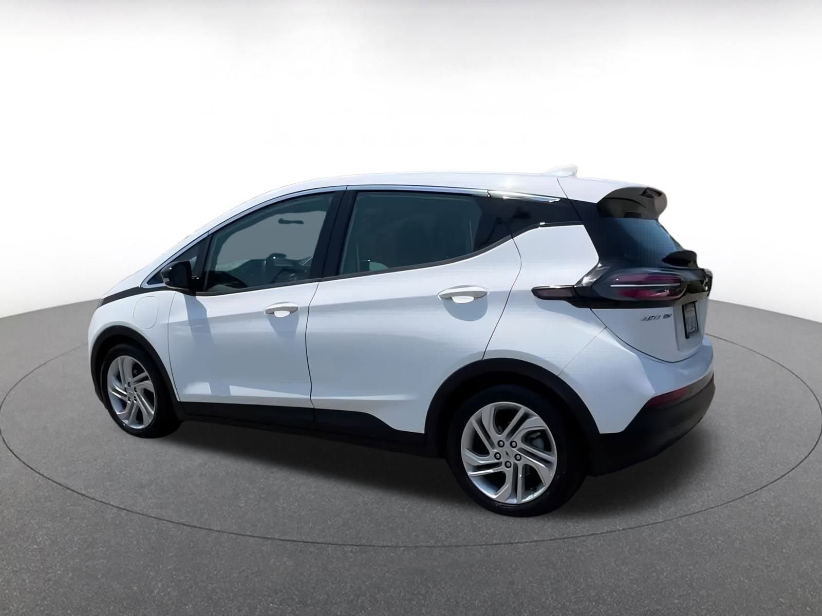 Thumbnail: 2023 Chevrolet Bolt EV - 8