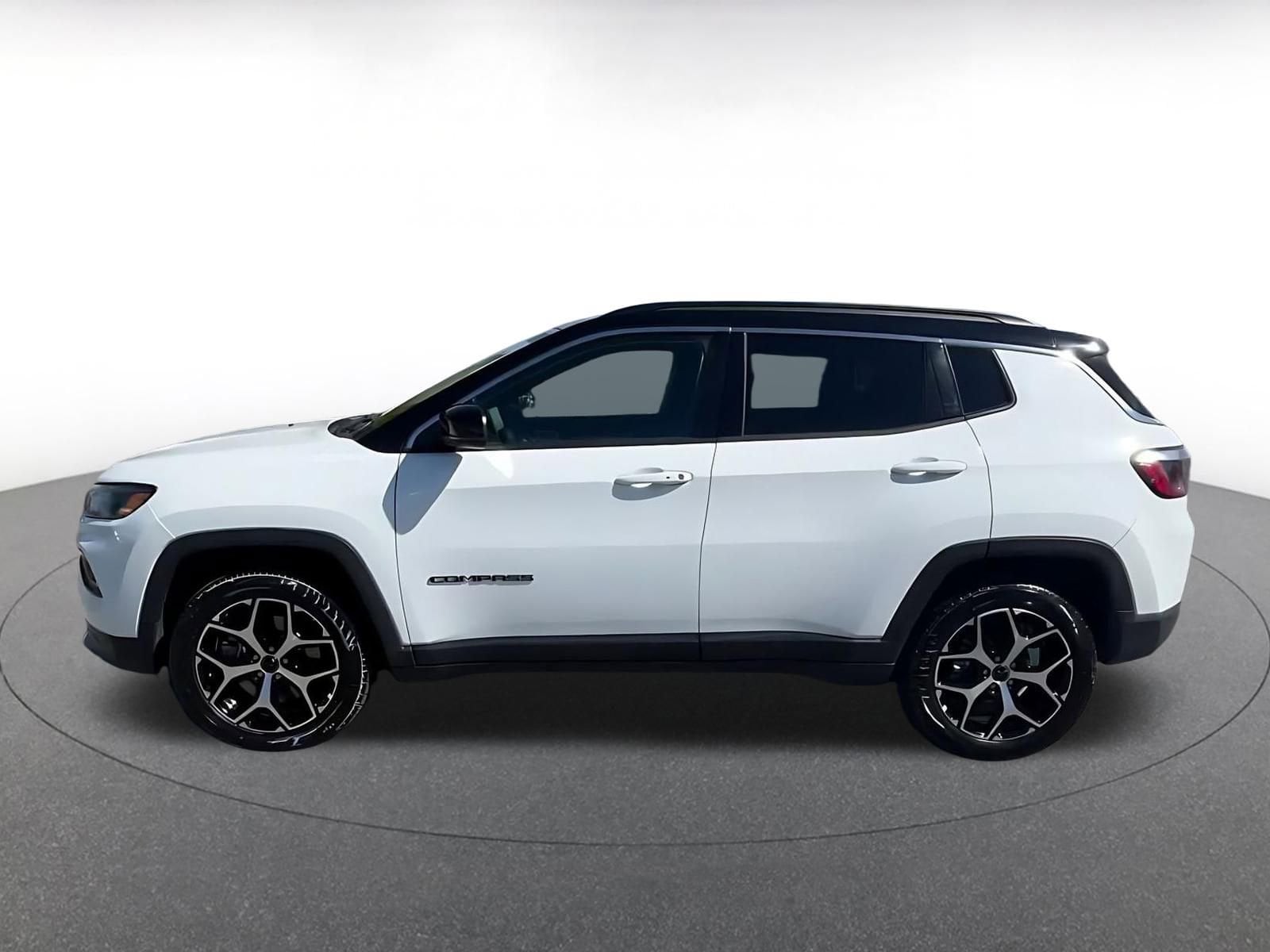 Thumbnail: 2025 Jeep Compass - 9