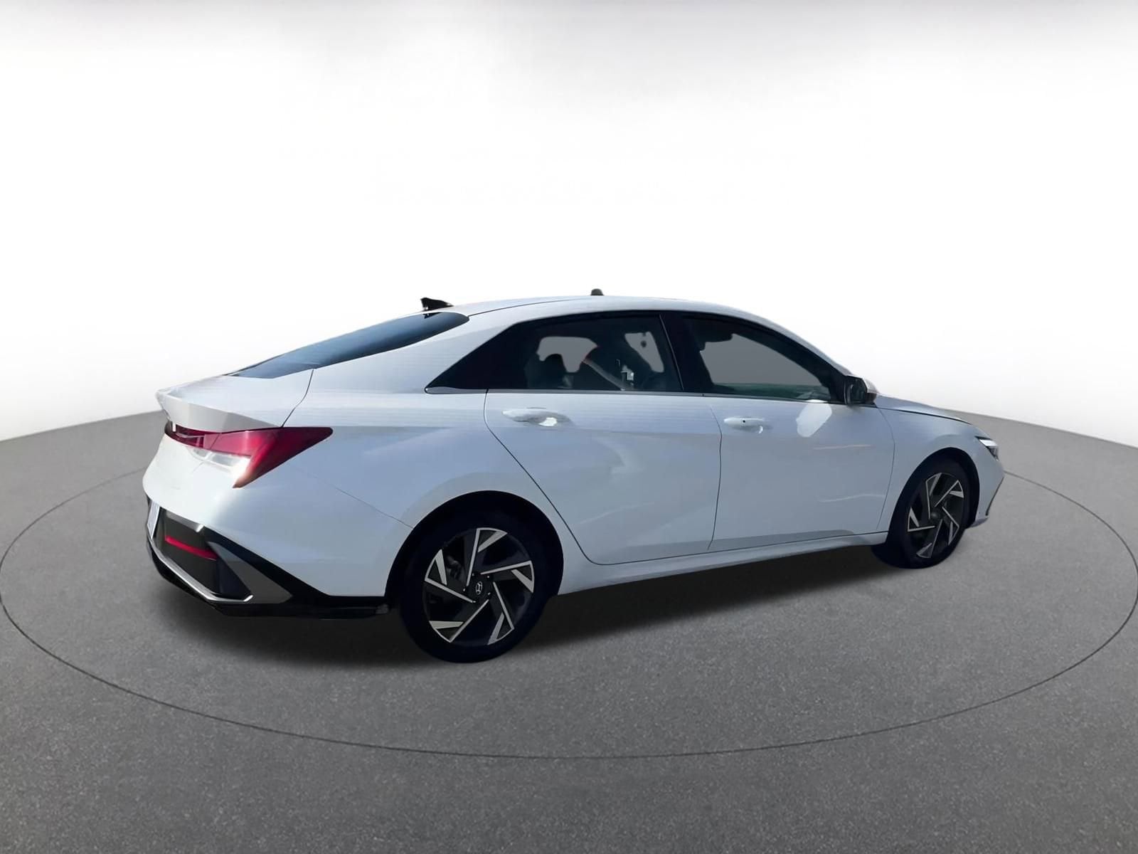 Thumbnail: 2025 Hyundai Elantra - 15