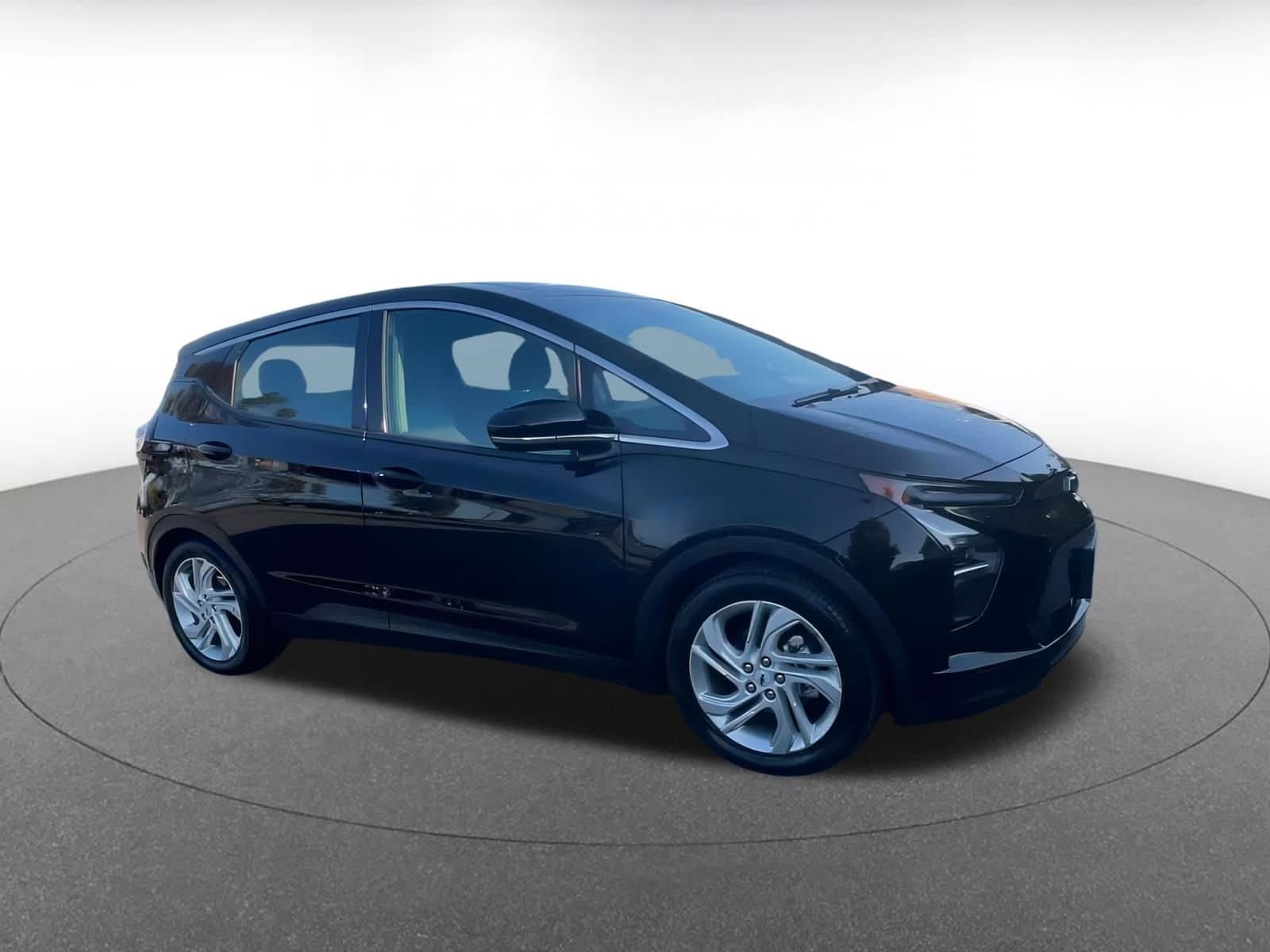 Thumbnail: 2023 Chevrolet Bolt EV - 2