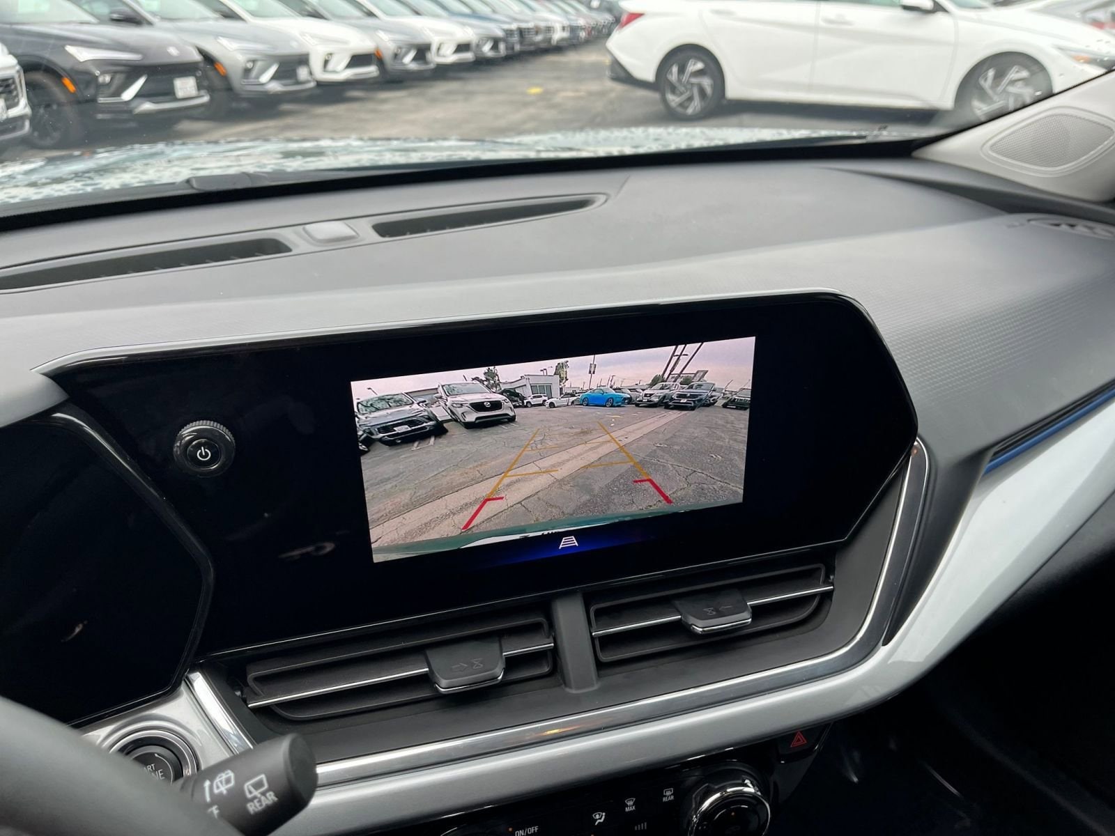 Thumbnail: 2025 Chevrolet Trax - 17