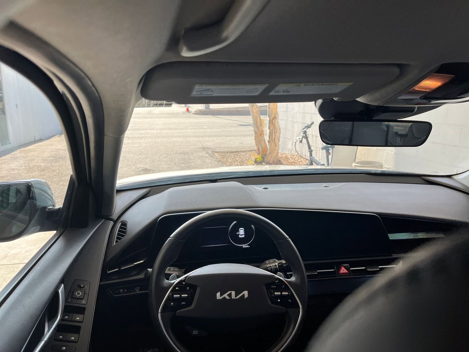 Thumbnail: 2023 Kia Niro - 33