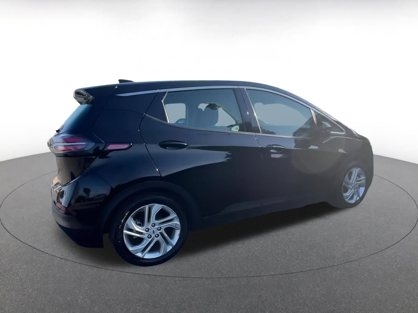 Thumbnail: 2023 Chevrolet Bolt EV - 14