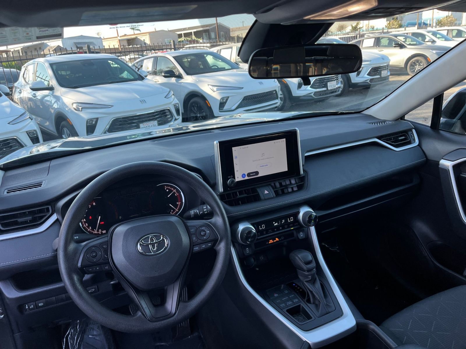 Thumbnail: 2025 Toyota RAV4 - 33