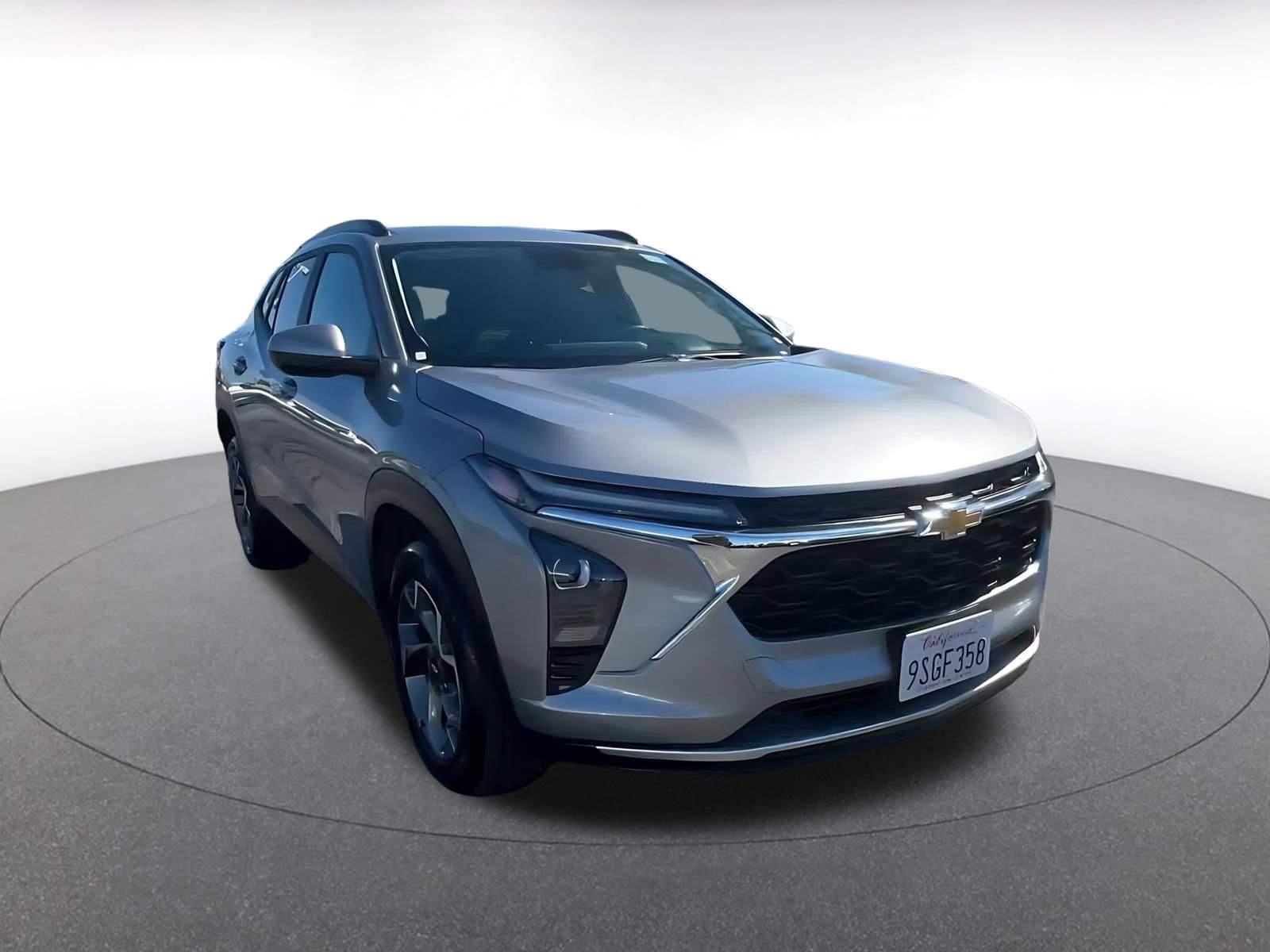 Thumbnail: 2025 Chevrolet Trax - 3