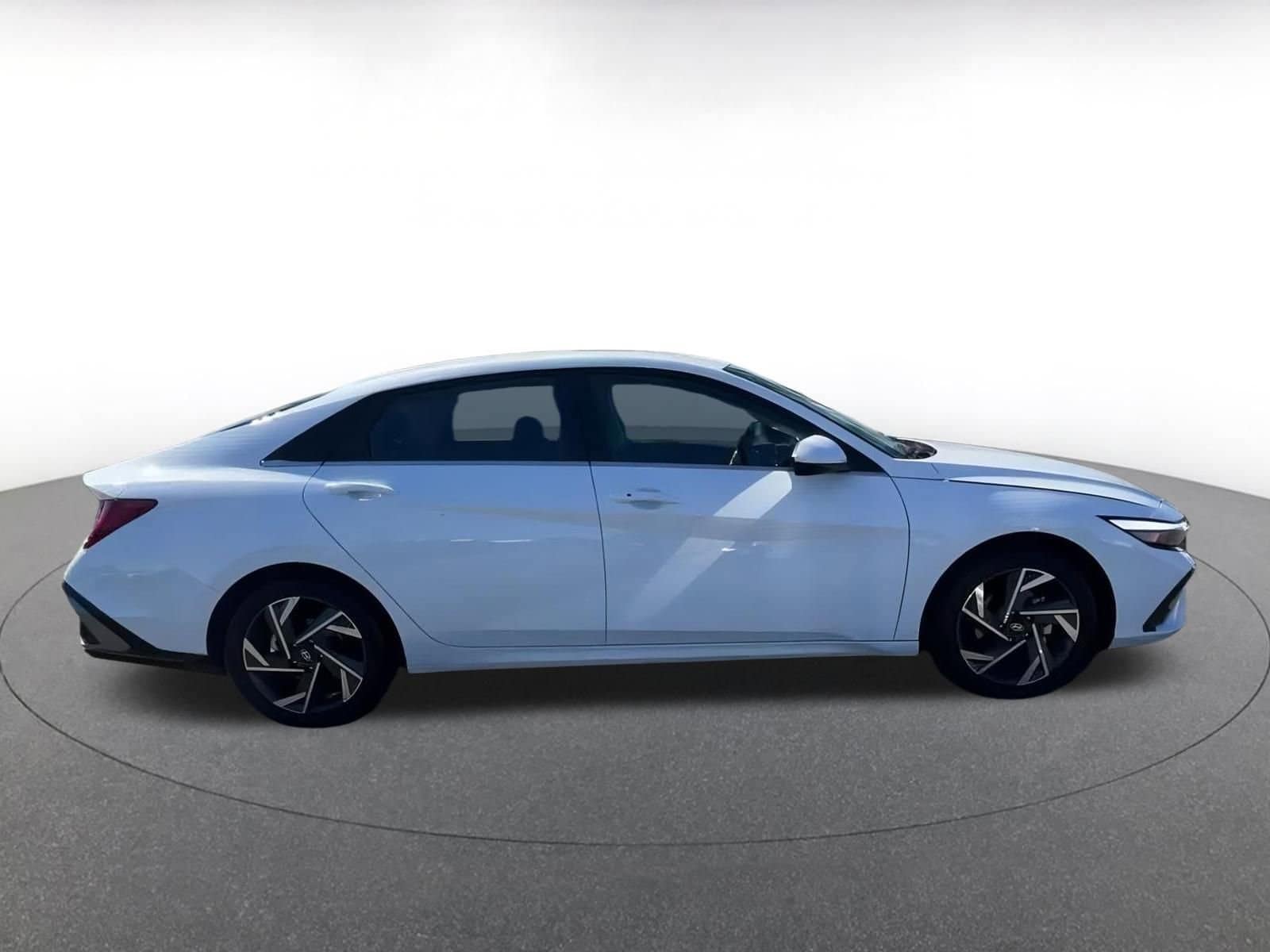 Thumbnail: 2025 Hyundai Elantra - 16