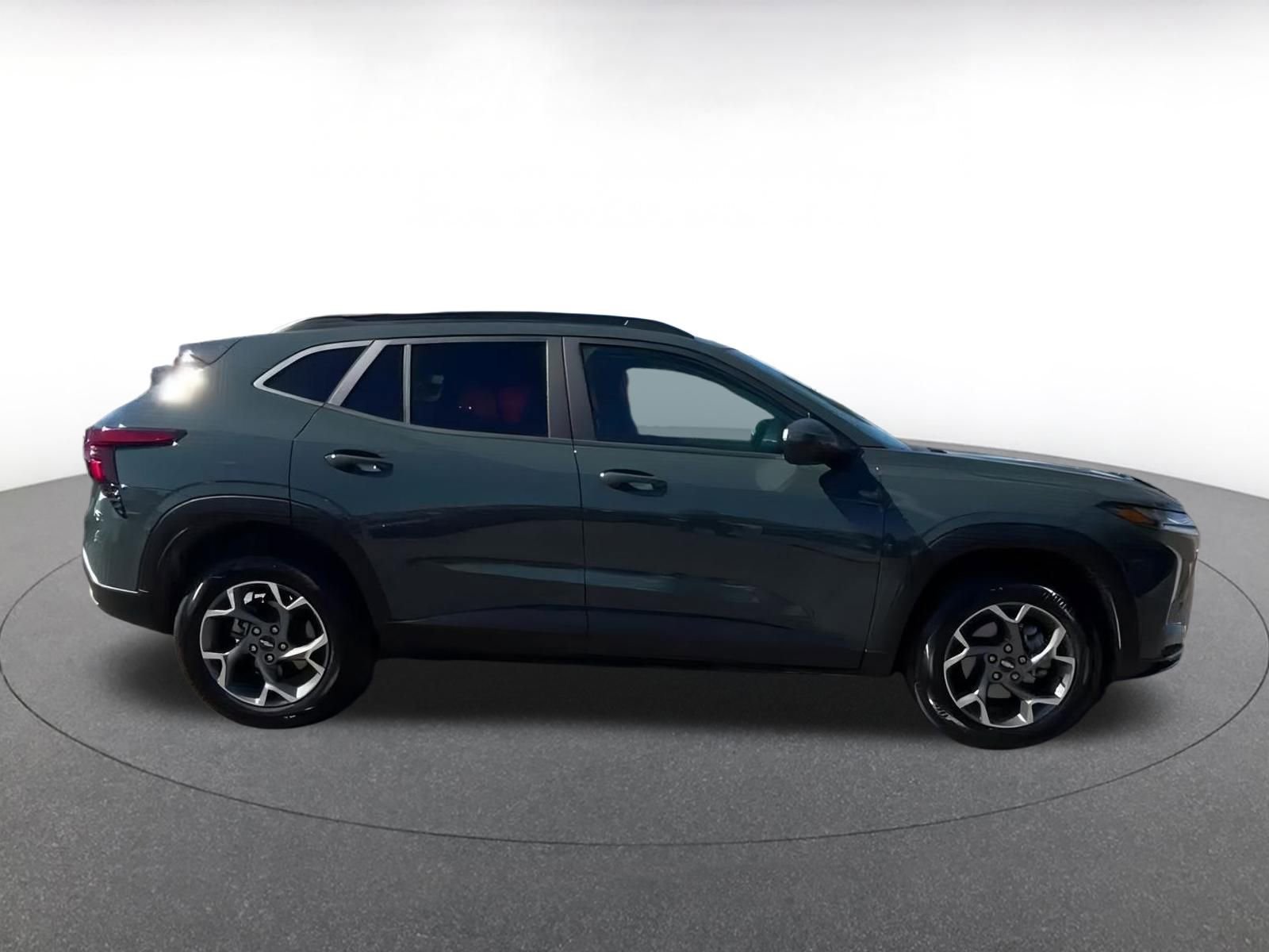 Thumbnail: 2025 Chevrolet Trax - 16