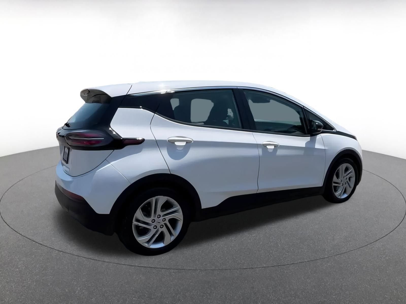 Thumbnail: 2023 Chevrolet Bolt EV - 12