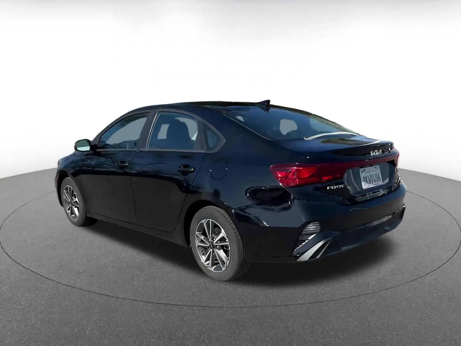 Thumbnail: 2024 Kia Forte - 8
