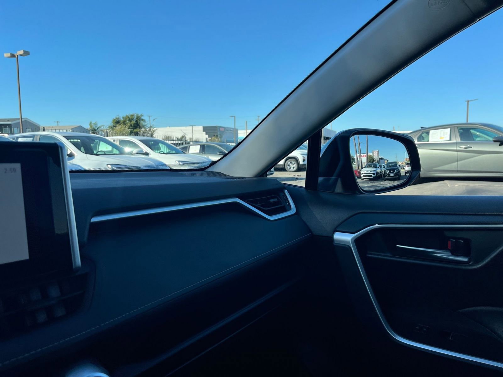 Thumbnail: 2025 Toyota RAV4 - 35