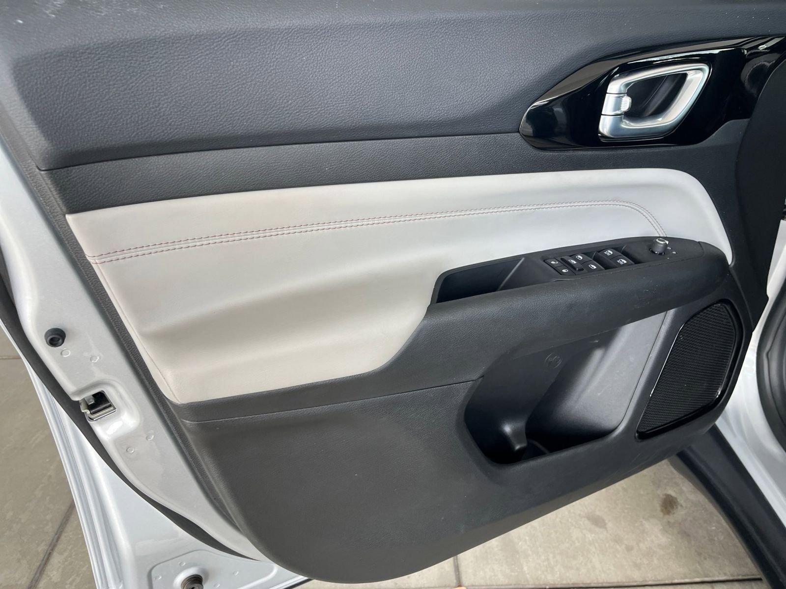 Thumbnail: 2025 Jeep Compass - 20