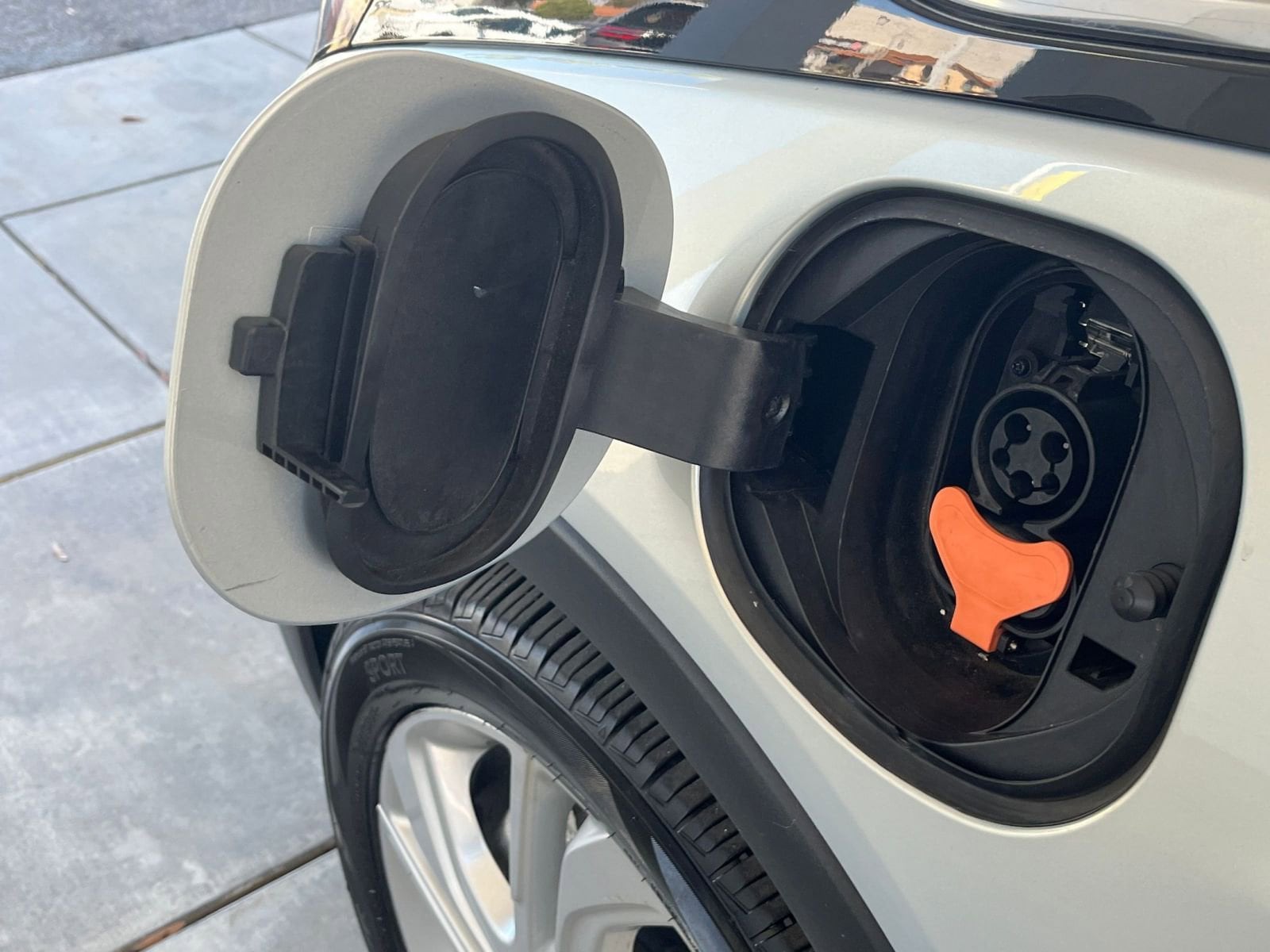 Thumbnail: 2023 Chevrolet Bolt EV - 19