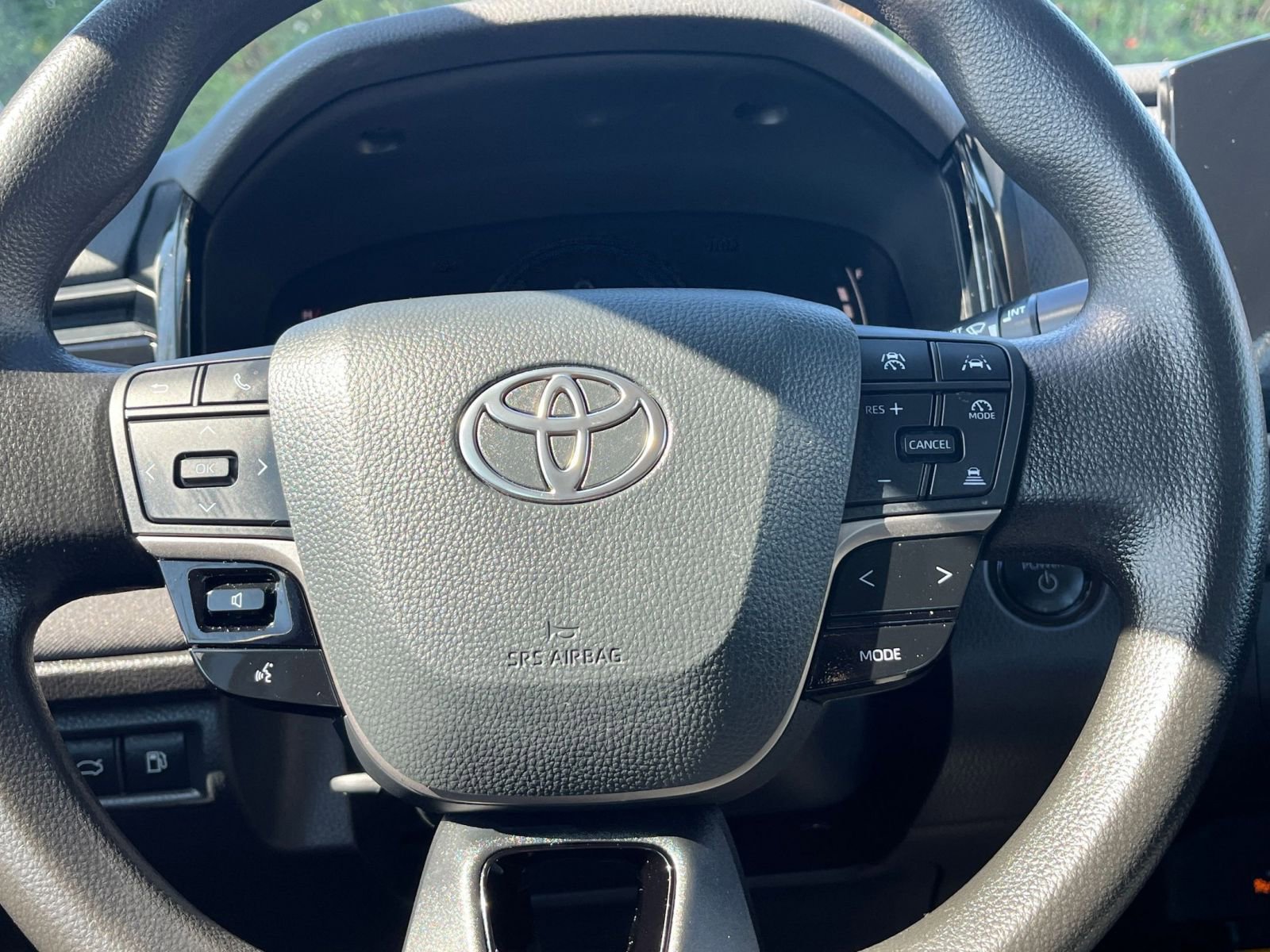 Thumbnail: 2025 Toyota Camry - 28