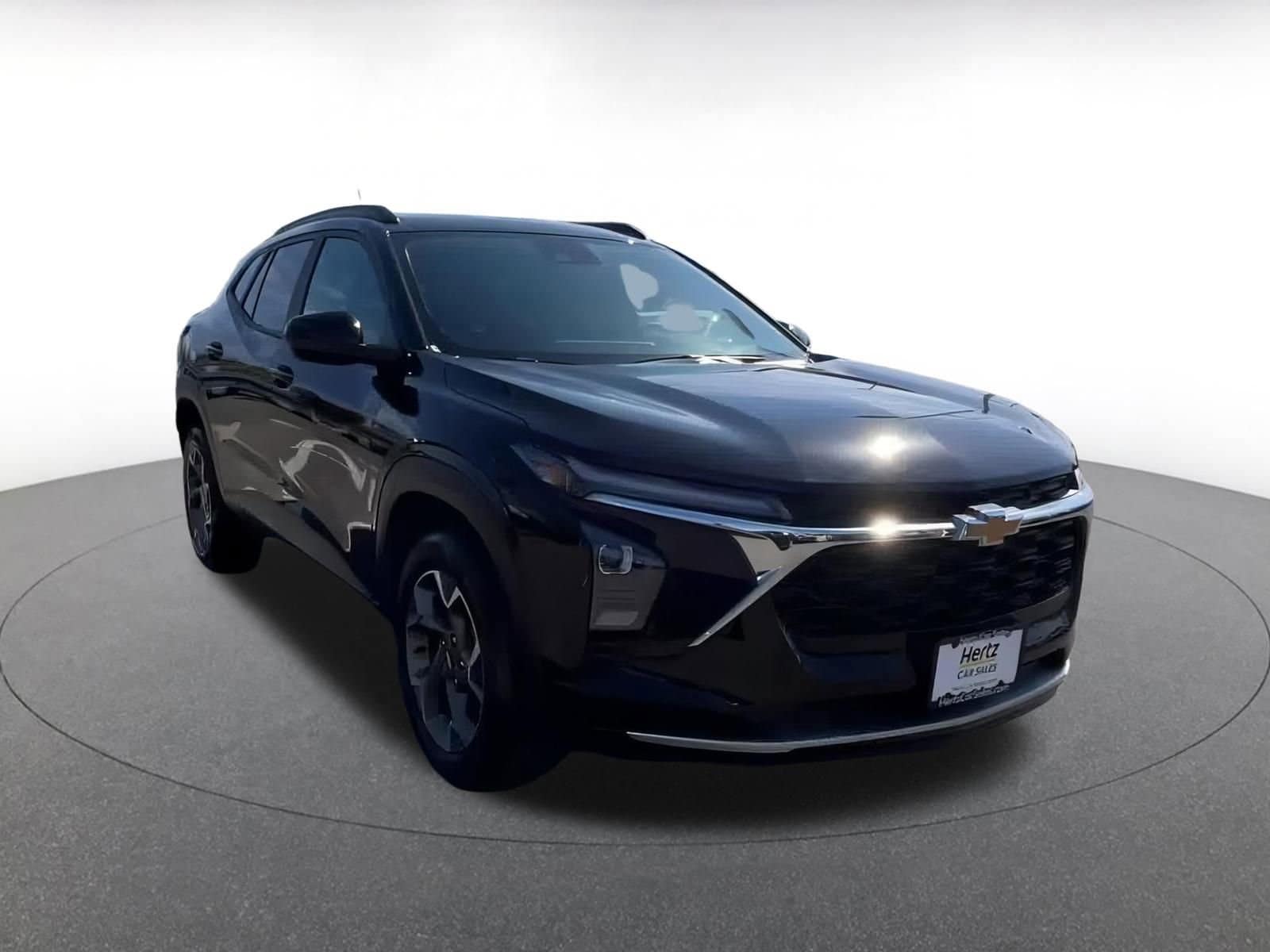 Thumbnail: 2025 Chevrolet Trax - 2