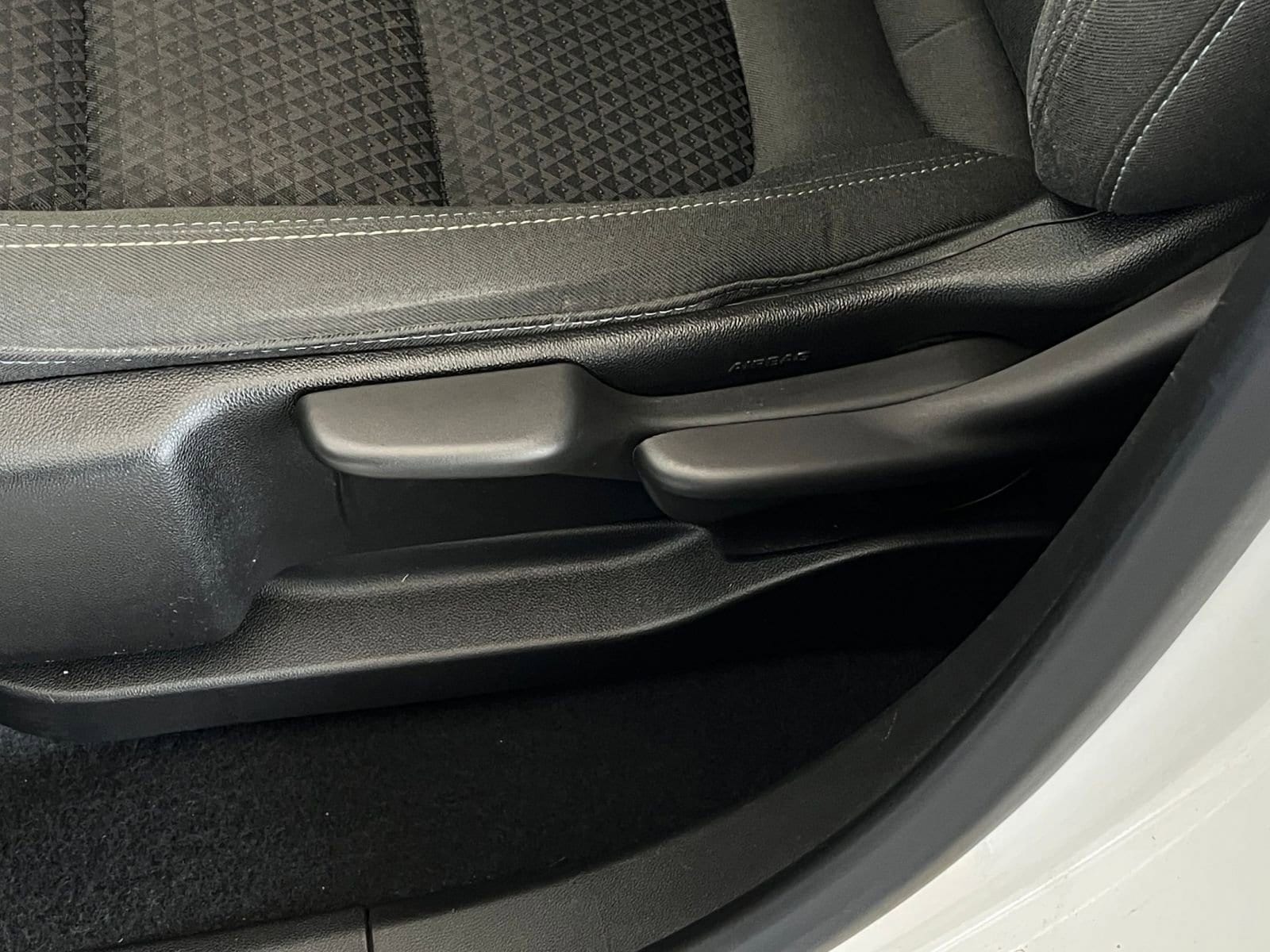 Thumbnail: 2023 Chevrolet Bolt EV - 23
