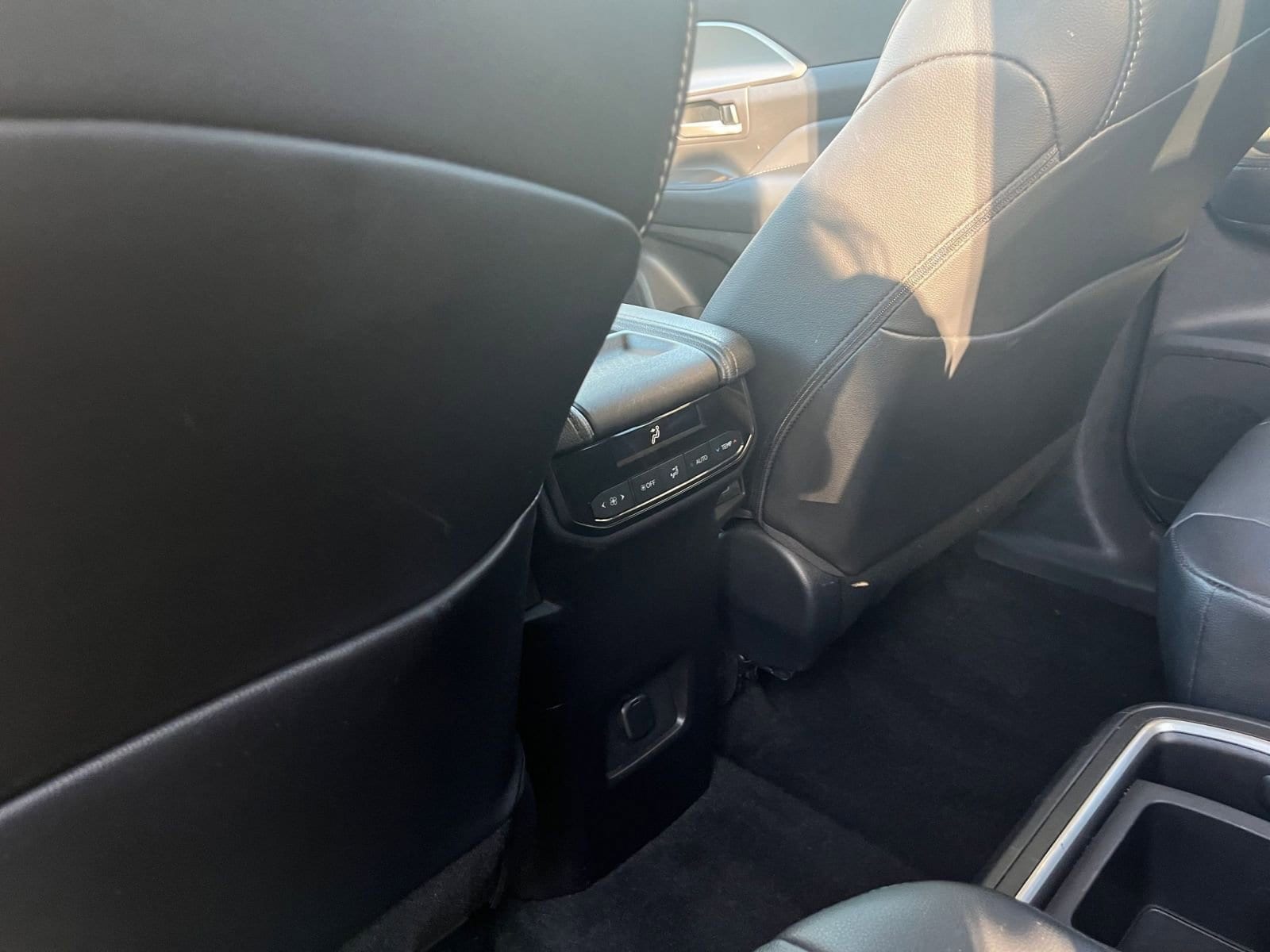 Thumbnail: 2025 Toyota Grand Highlander - 24